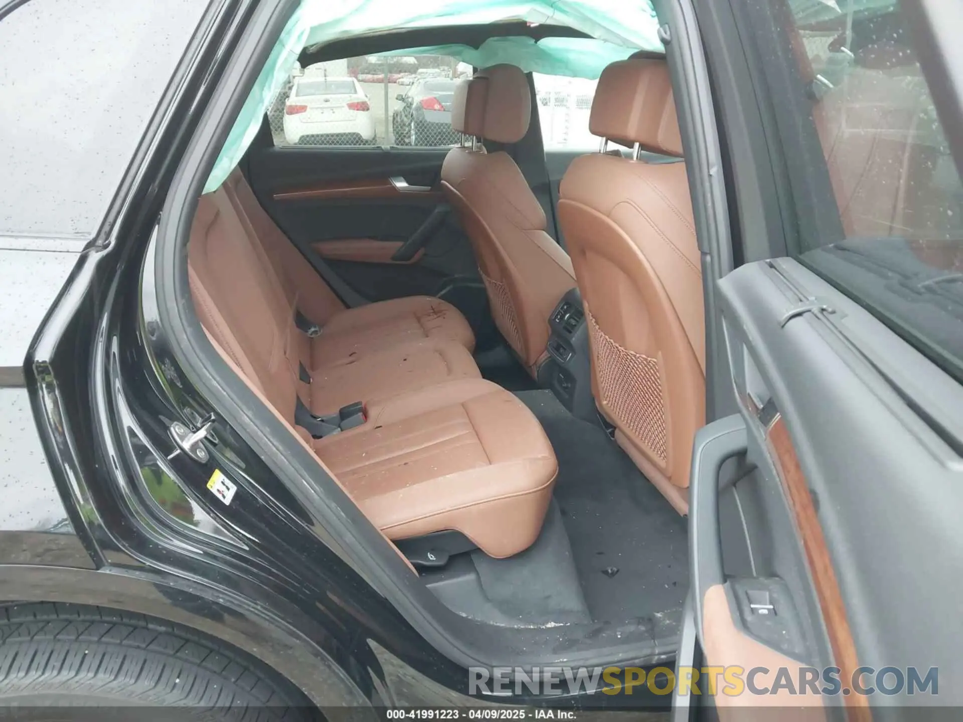 8 Photograph of a damaged car WA1FAAFYXP2133089 AUDI Q5 2023