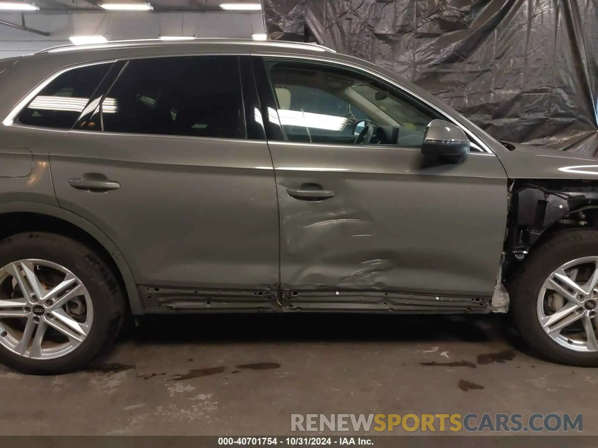 14 Photograph of a damaged car WA1G2AFY7P2096343 AUDI Q5 2023