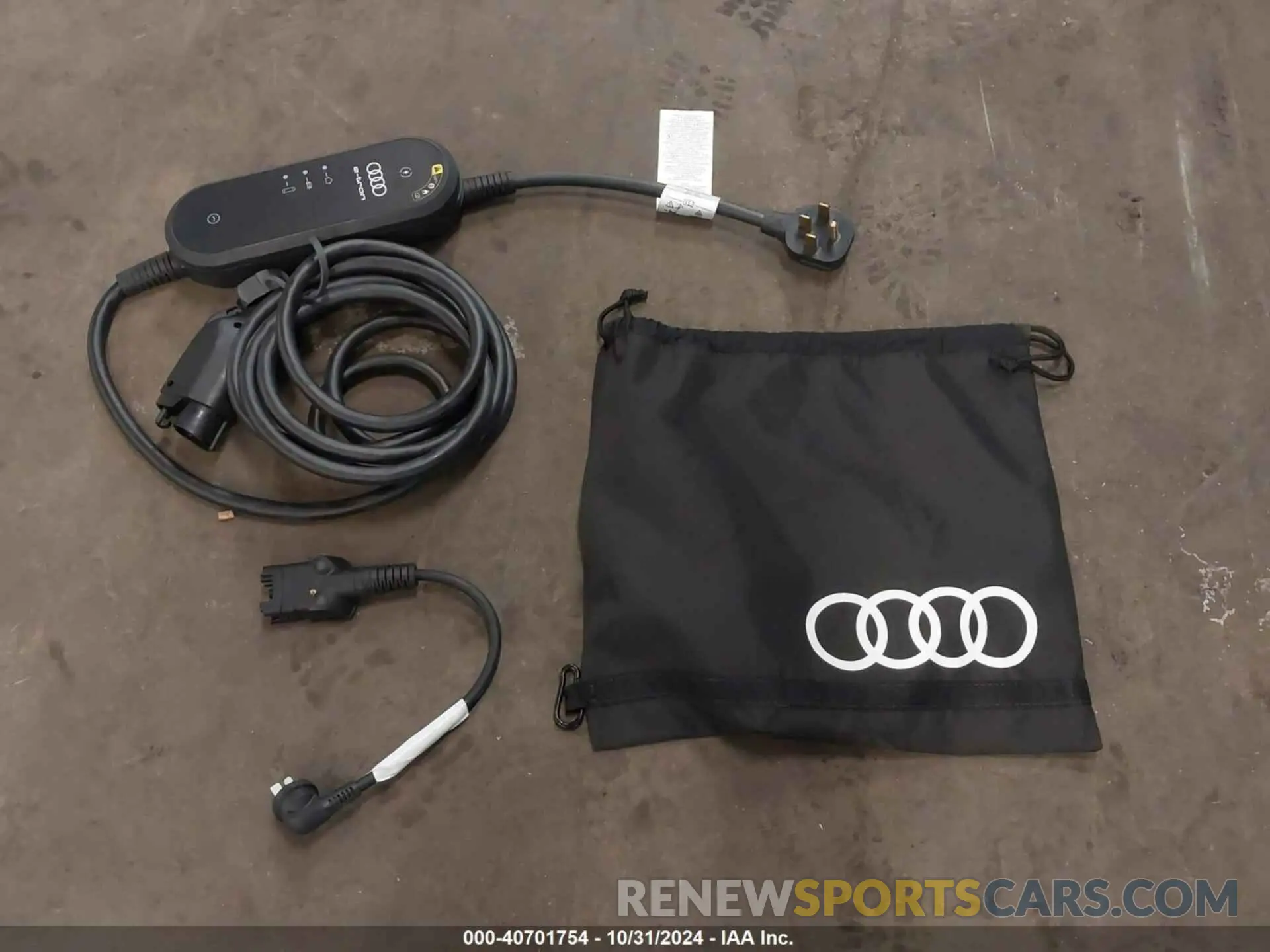 19 Photograph of a damaged car WA1G2AFY7P2096343 AUDI Q5 2023