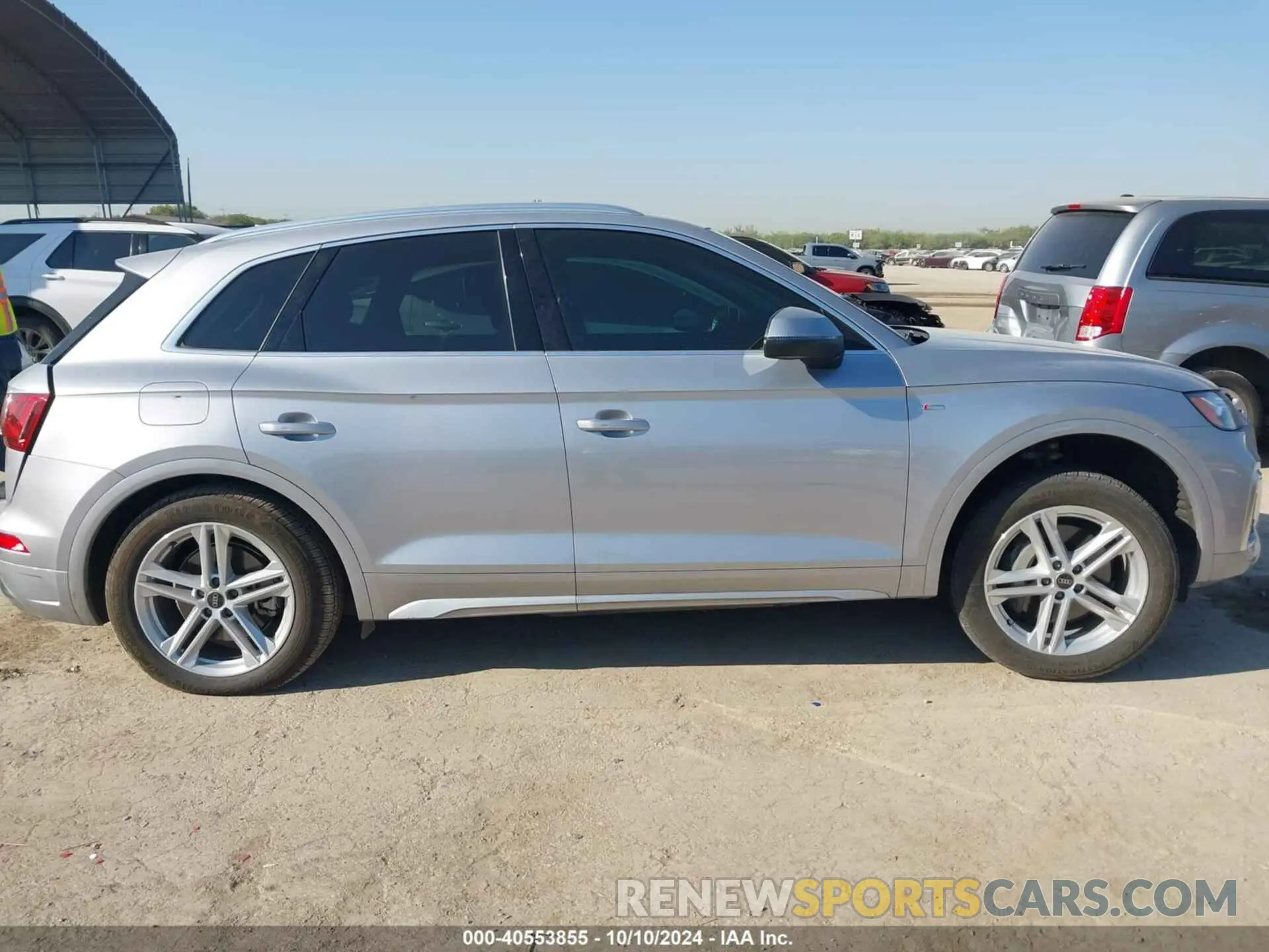 14 Photograph of a damaged car WA1G2AFY8P2099168 AUDI Q5 2023