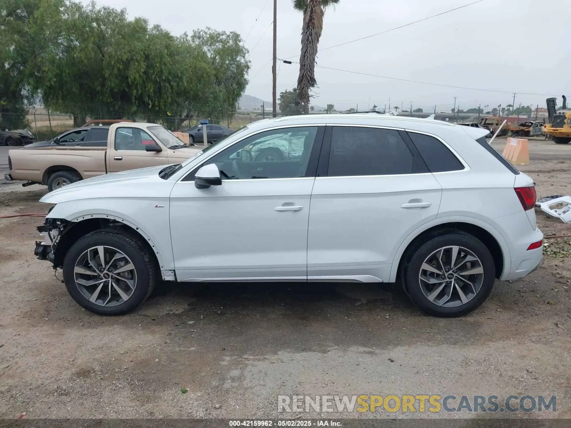 15 Photograph of a damaged car WA1GAAFY0P2137060 AUDI Q5 2023
