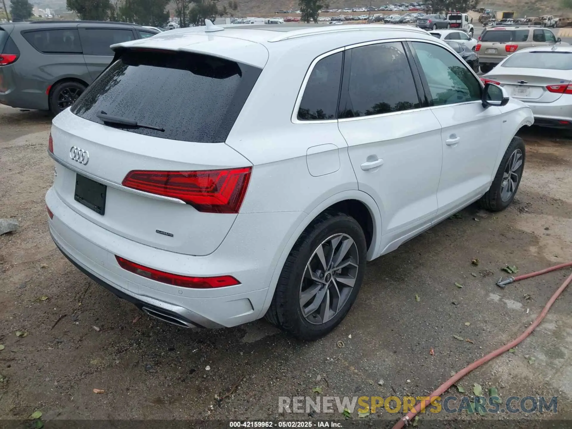 4 Photograph of a damaged car WA1GAAFY0P2137060 AUDI Q5 2023