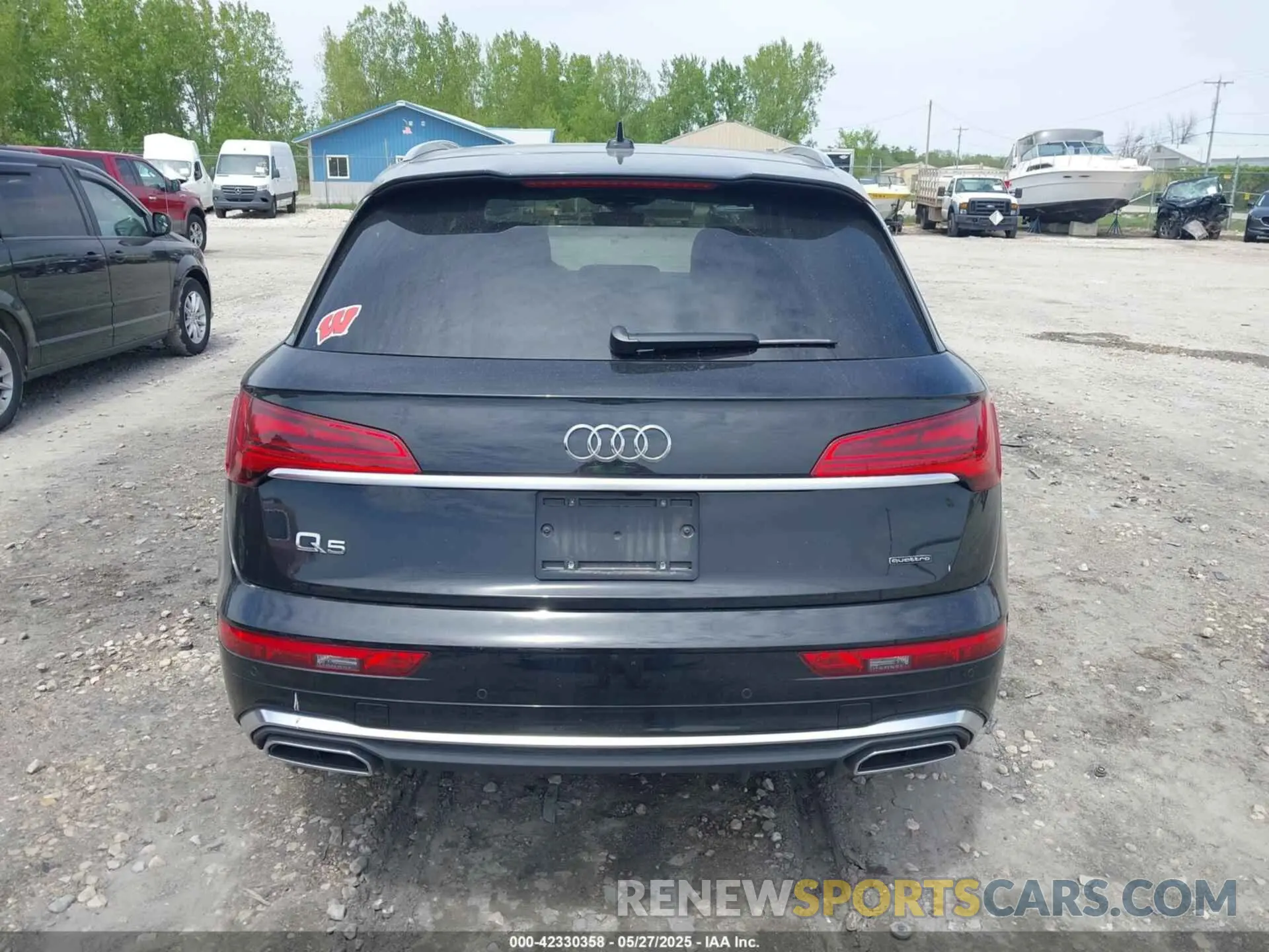 16 Photograph of a damaged car WA1GAAFY1P2110370 AUDI Q5 2023