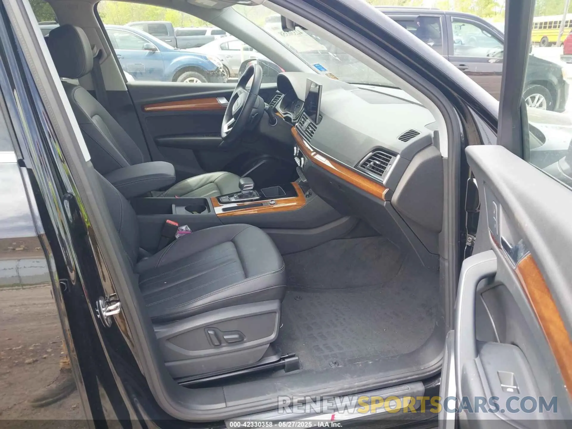5 Photograph of a damaged car WA1GAAFY1P2110370 AUDI Q5 2023