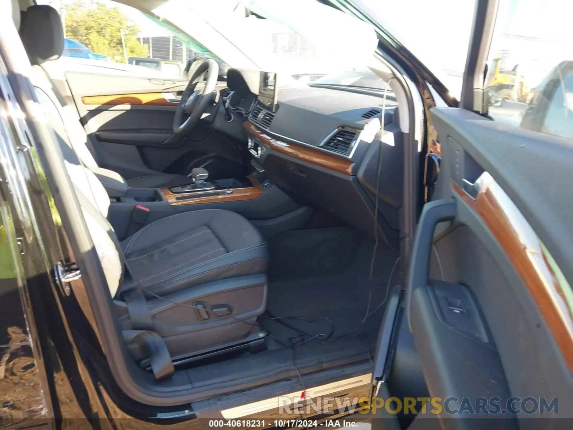5 Photograph of a damaged car WA1GAAFY2P2170075 AUDI Q5 2023