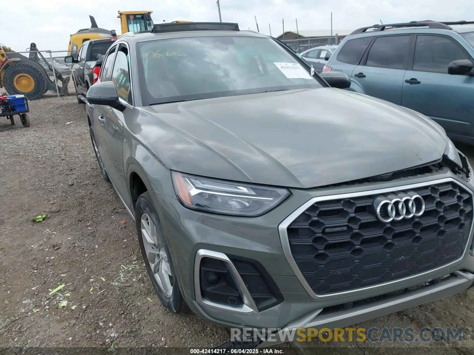 1 Photograph of a damaged car WA1GAAFY3P2043285 AUDI Q5 2023
