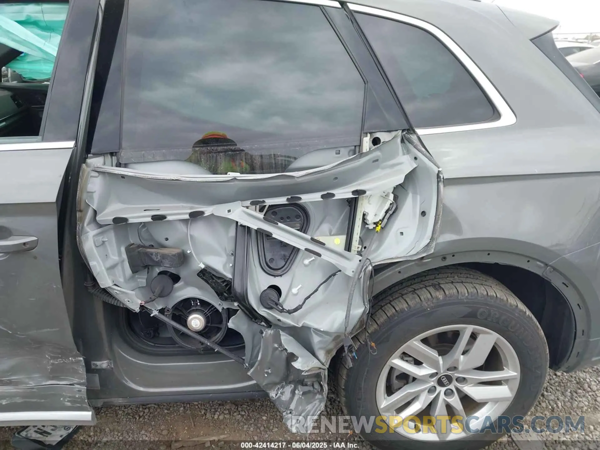6 Photograph of a damaged car WA1GAAFY3P2043285 AUDI Q5 2023