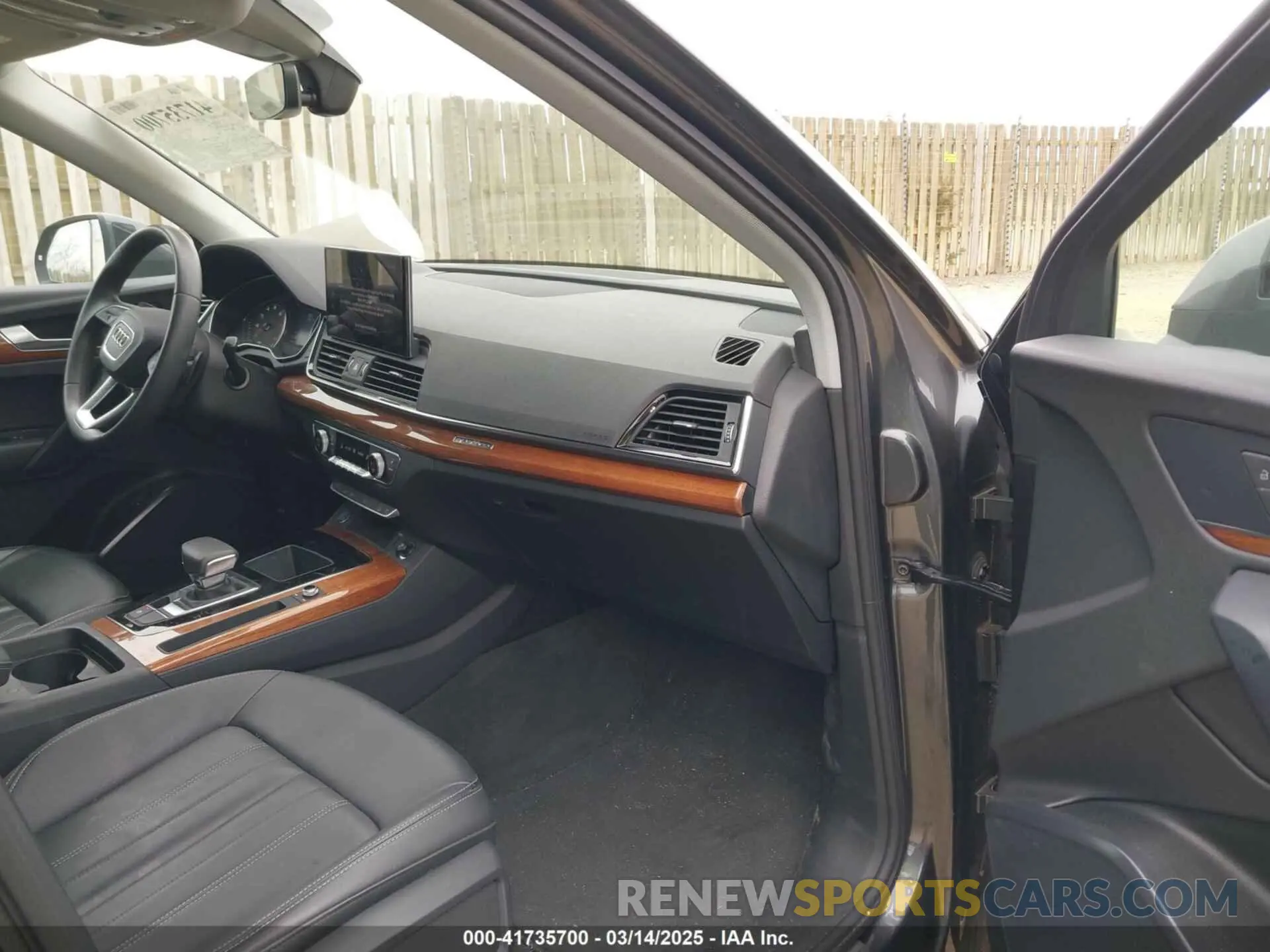 5 Photograph of a damaged car WA1GAAFY3P2062189 AUDI Q5 2023