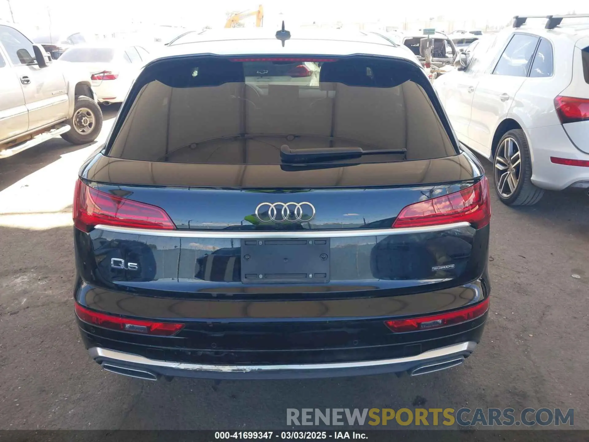 17 Photograph of a damaged car WA1GAAFY6P2096739 AUDI Q5 2023