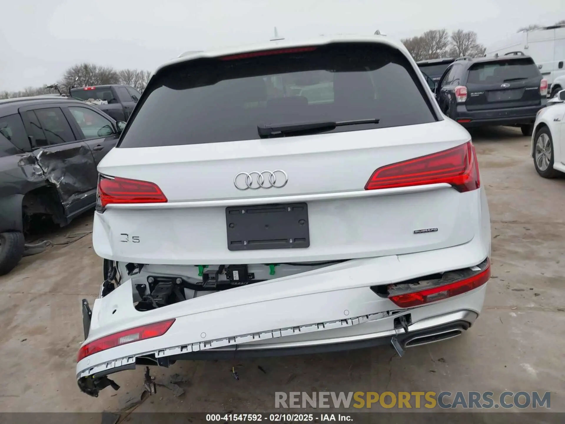 16 Photograph of a damaged car WA1GAAFY6P2135734 AUDI Q5 2023