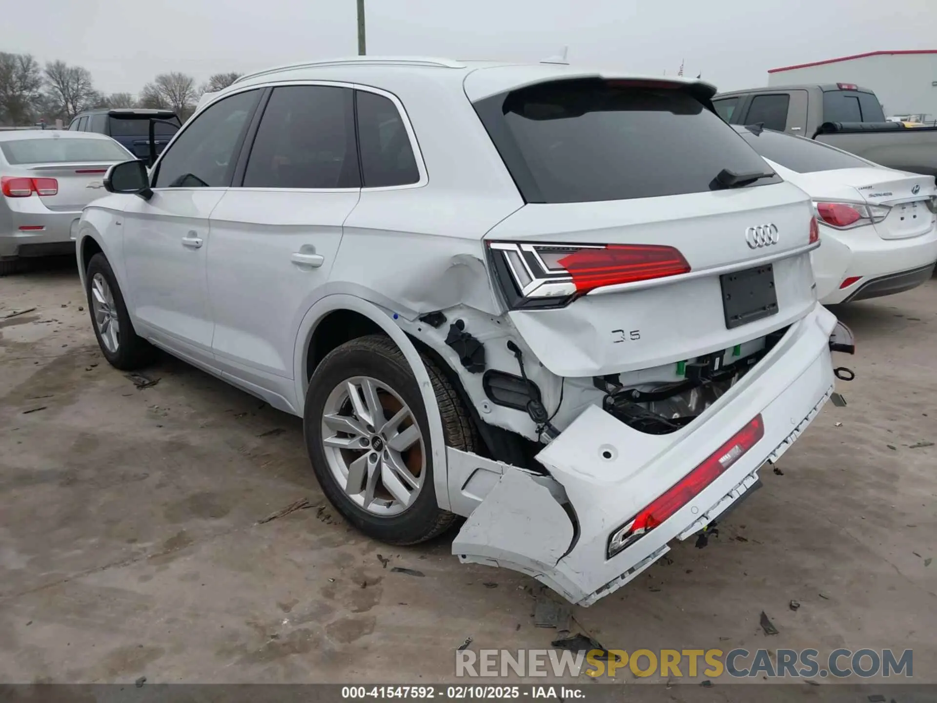 3 Photograph of a damaged car WA1GAAFY6P2135734 AUDI Q5 2023
