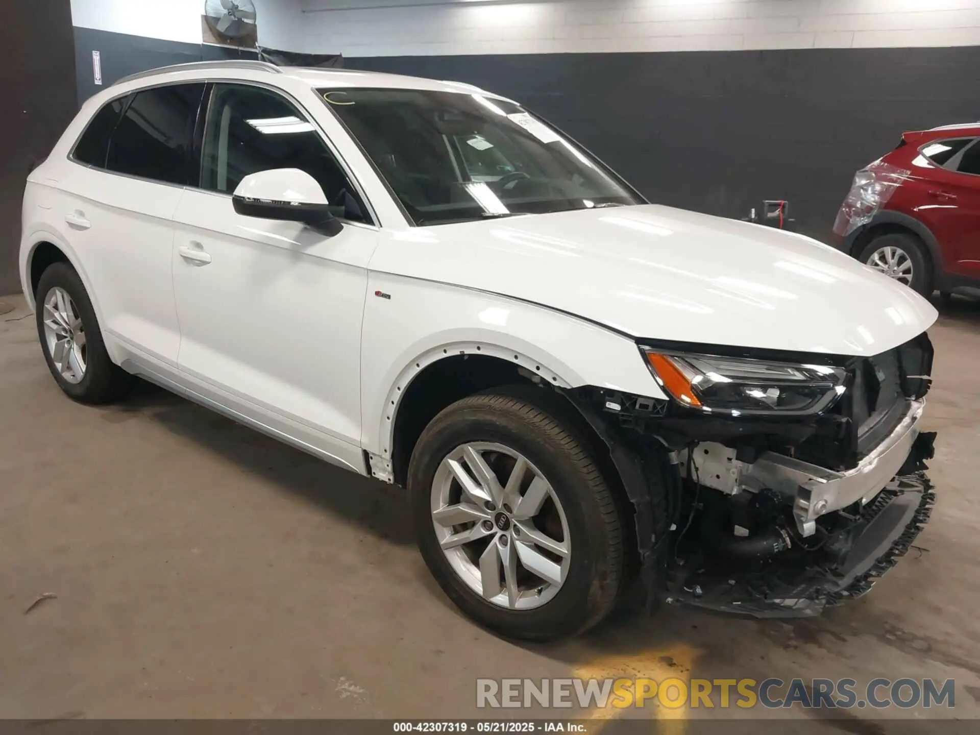 1 Photograph of a damaged car WA1GAAFY6P2157636 AUDI Q5 2023