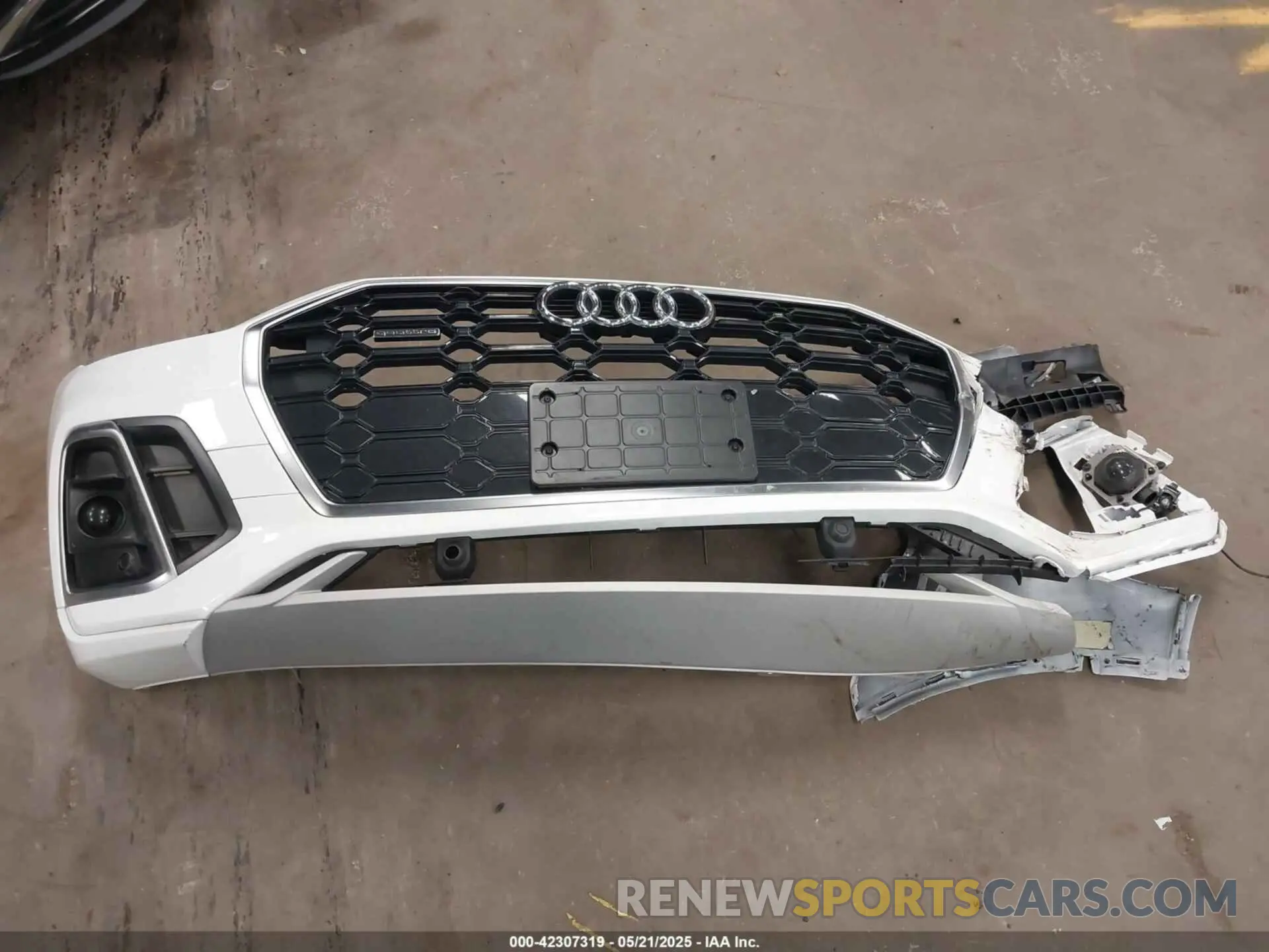 11 Photograph of a damaged car WA1GAAFY6P2157636 AUDI Q5 2023