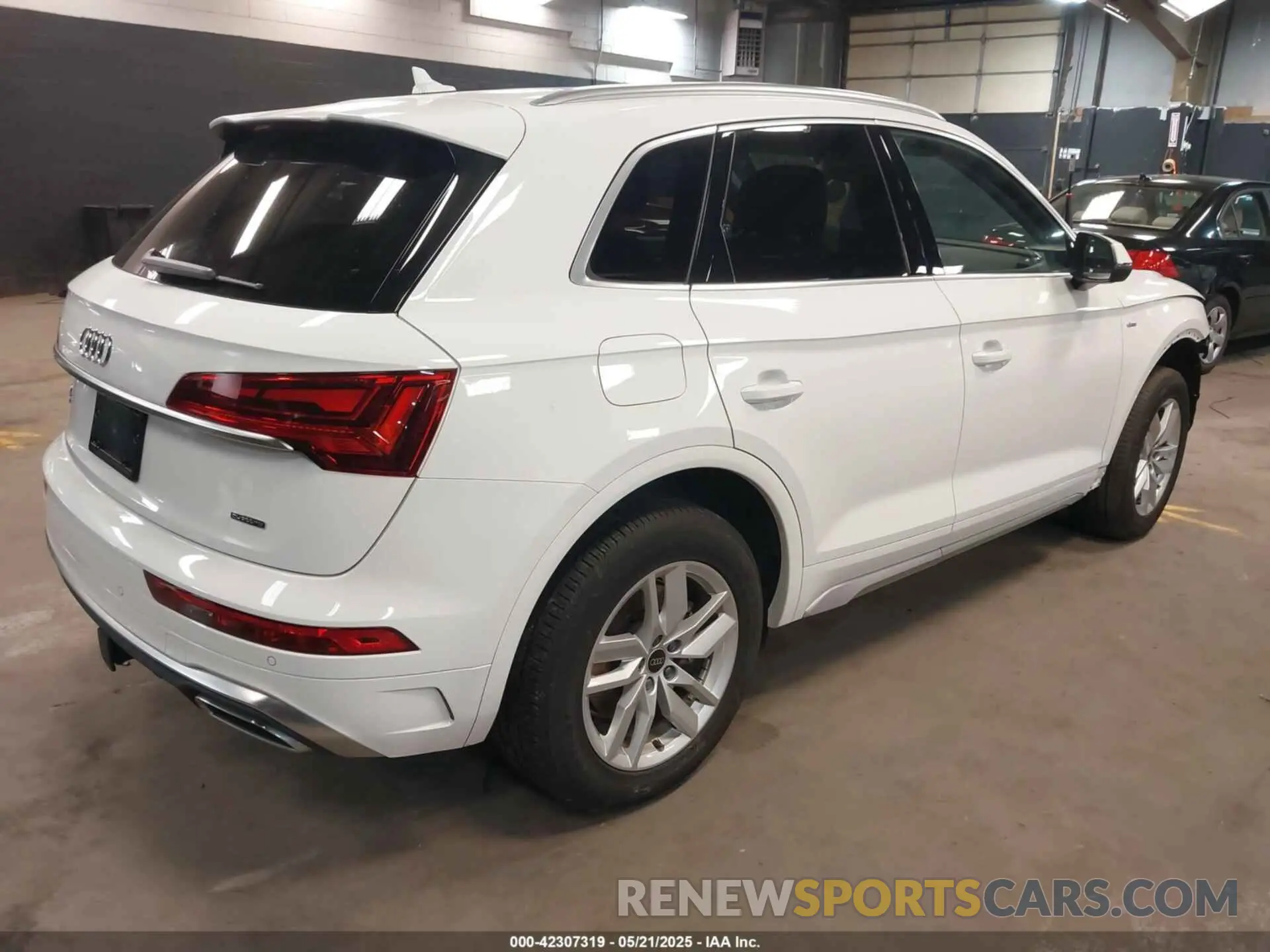 4 Photograph of a damaged car WA1GAAFY6P2157636 AUDI Q5 2023