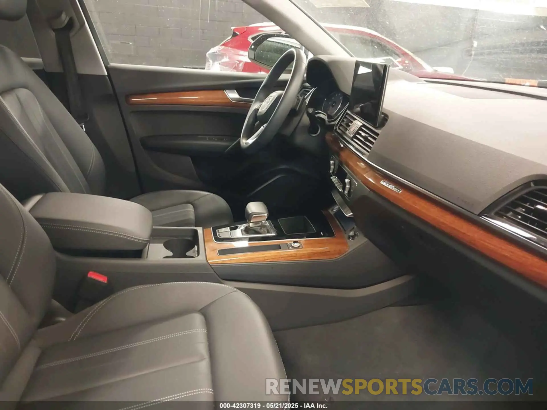 5 Photograph of a damaged car WA1GAAFY6P2157636 AUDI Q5 2023