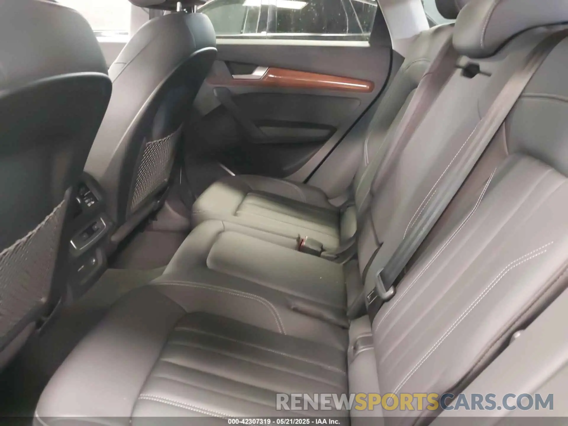 8 Photograph of a damaged car WA1GAAFY6P2157636 AUDI Q5 2023