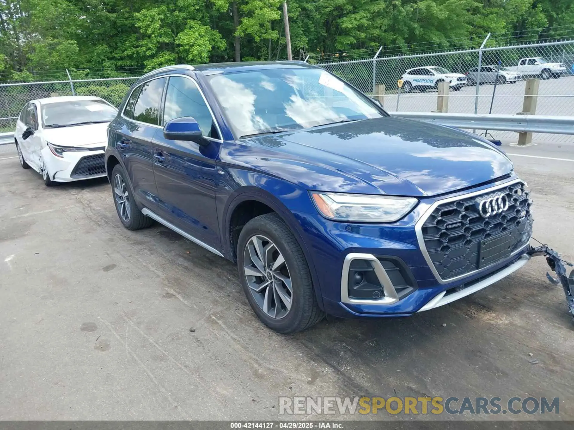 1 Photograph of a damaged car WA1GAAFY7P2122345 AUDI Q5 2023