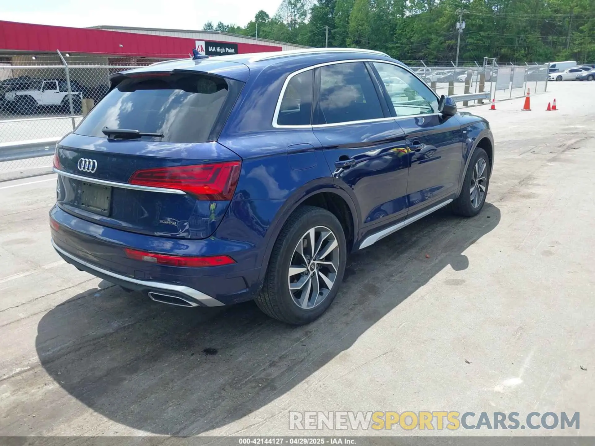 4 Photograph of a damaged car WA1GAAFY7P2122345 AUDI Q5 2023