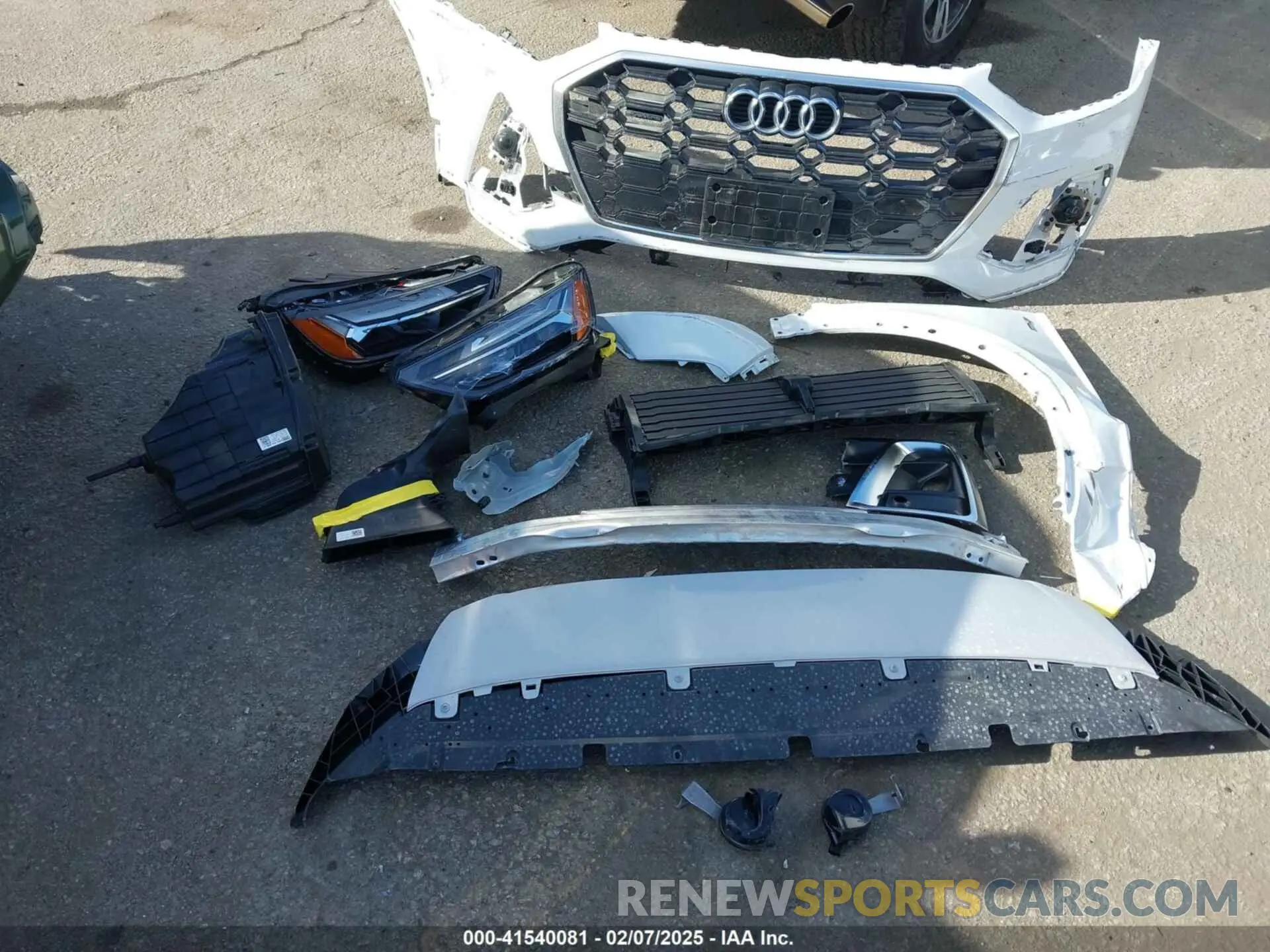 12 Photograph of a damaged car WA1GAAFY7P2162649 AUDI Q5 2023