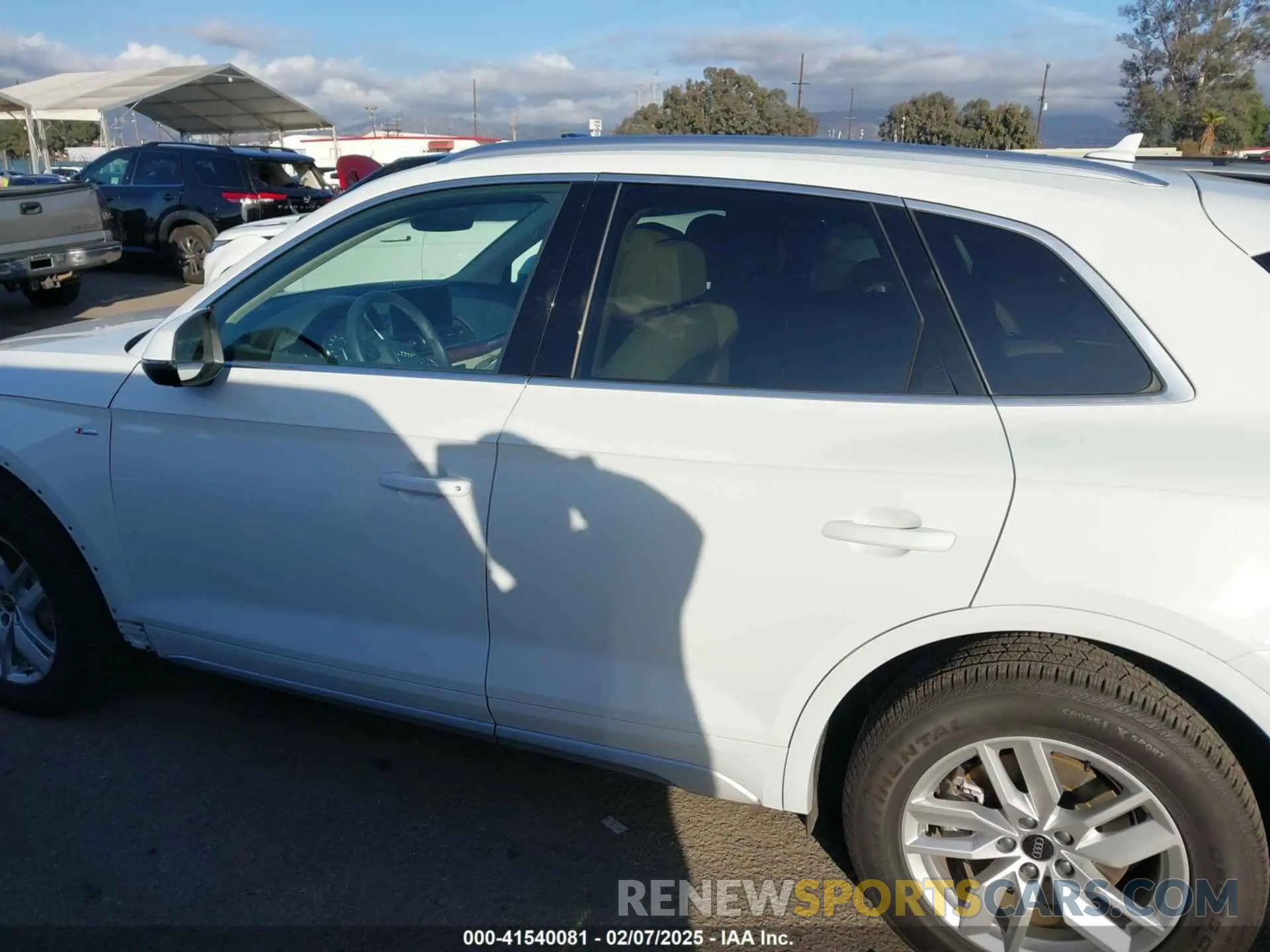 15 Photograph of a damaged car WA1GAAFY7P2162649 AUDI Q5 2023