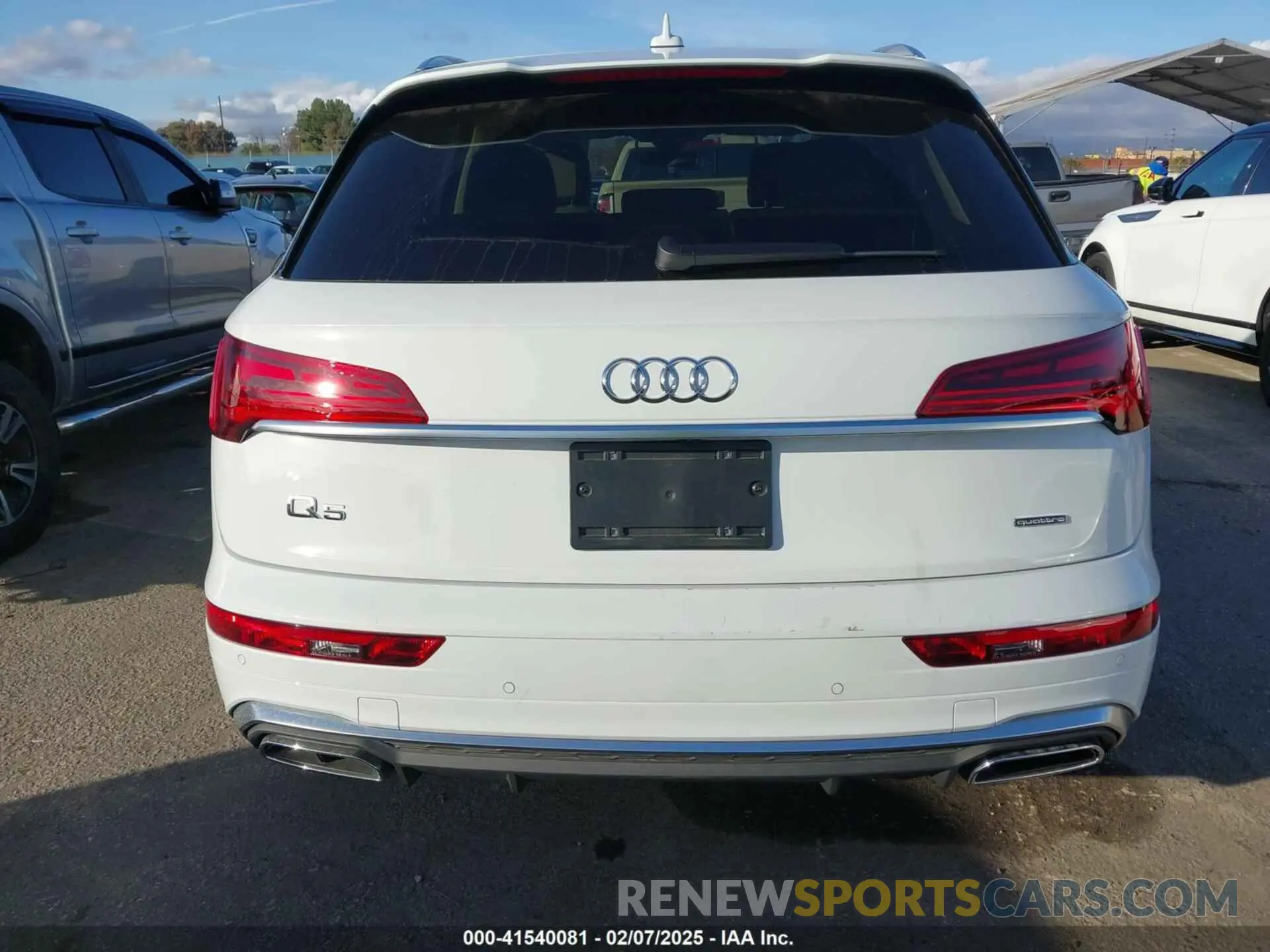 17 Photograph of a damaged car WA1GAAFY7P2162649 AUDI Q5 2023