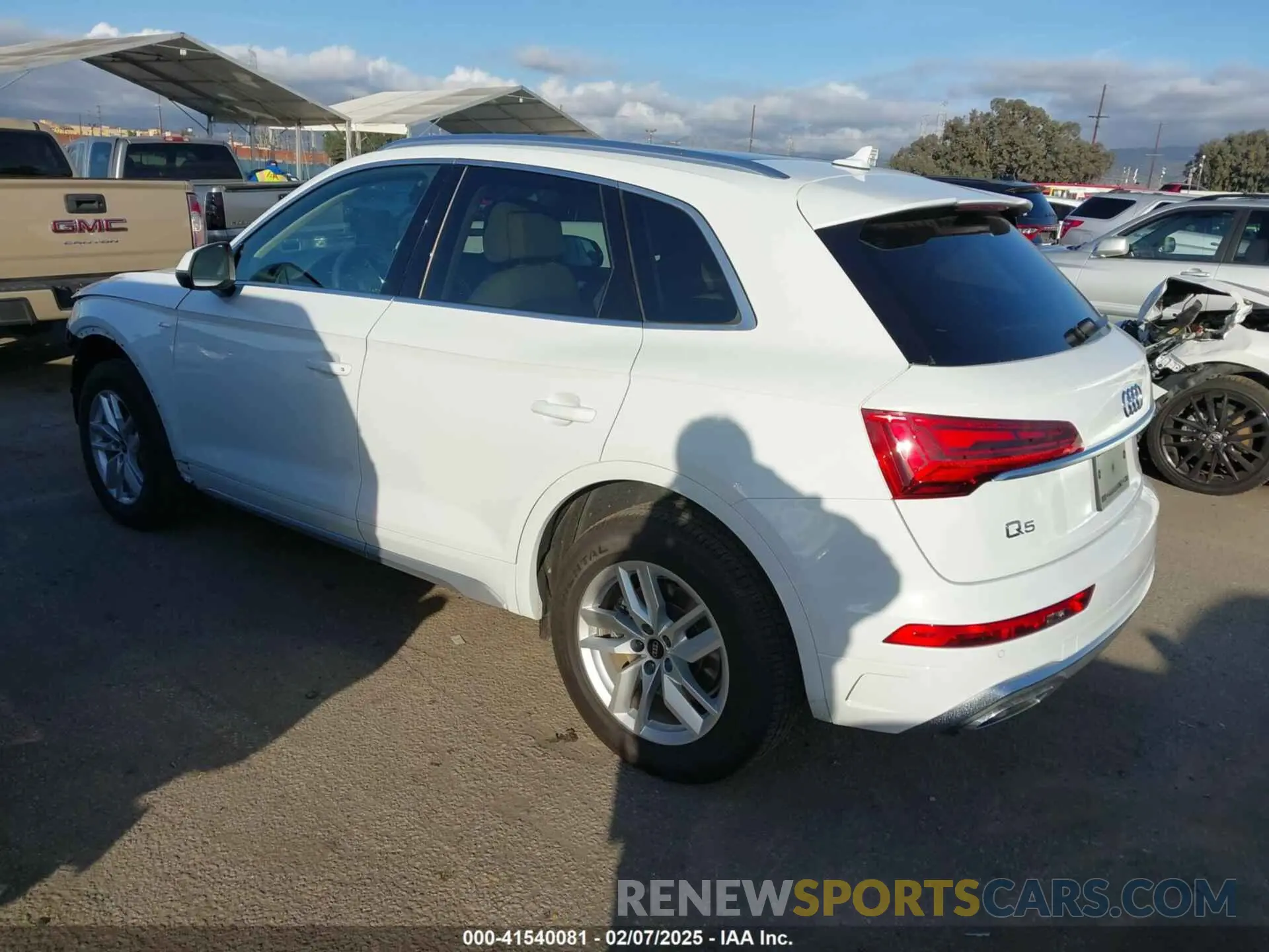3 Photograph of a damaged car WA1GAAFY7P2162649 AUDI Q5 2023