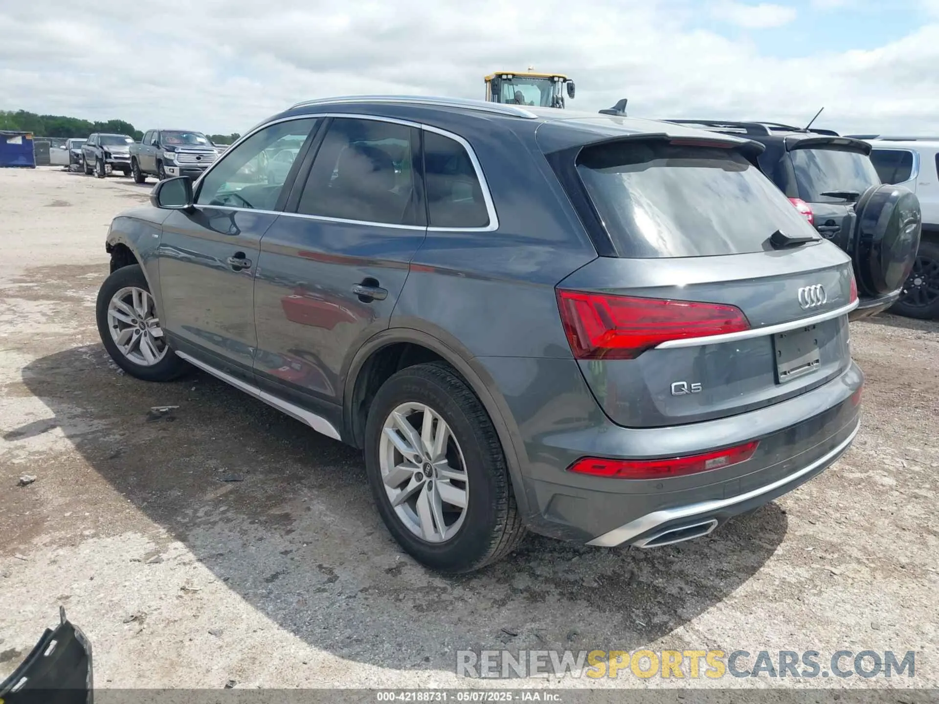 3 Photograph of a damaged car WA1GAAFY8P2034467 AUDI Q5 2023