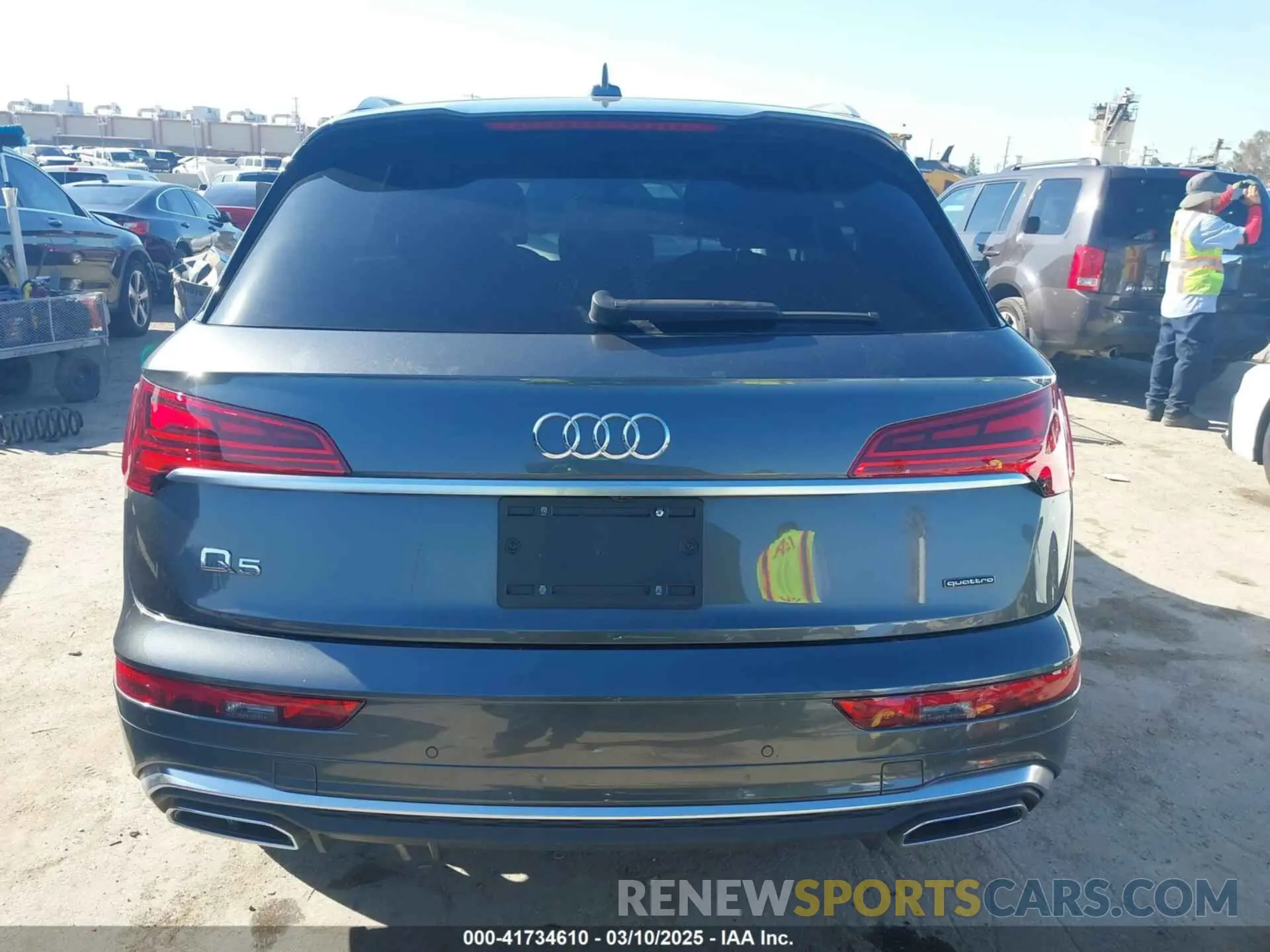 17 Photograph of a damaged car WA1GAAFY8P2189441 AUDI Q5 2023