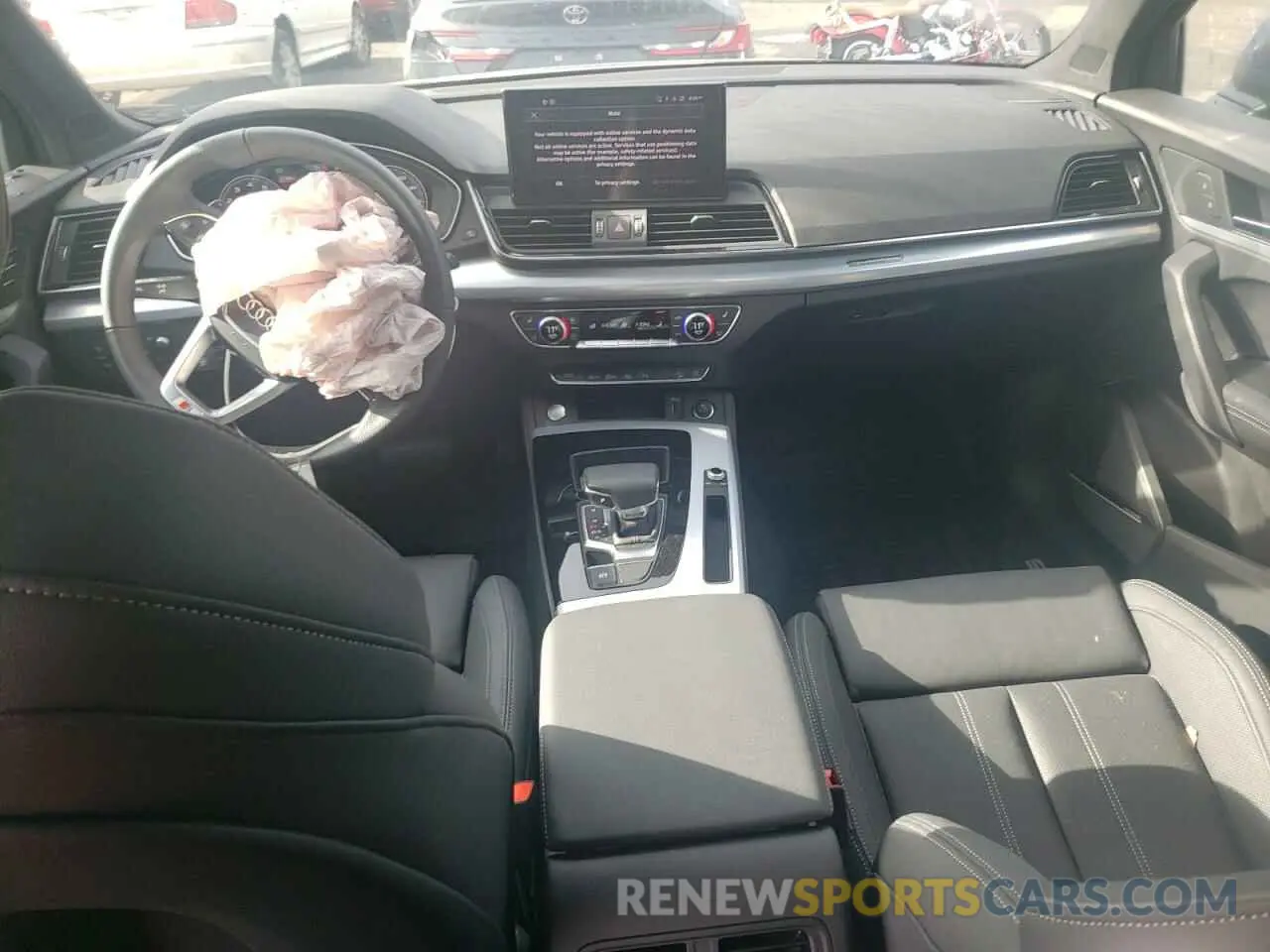 8 Photograph of a damaged car WA16AAFY8R2053891 AUDI Q5 2024