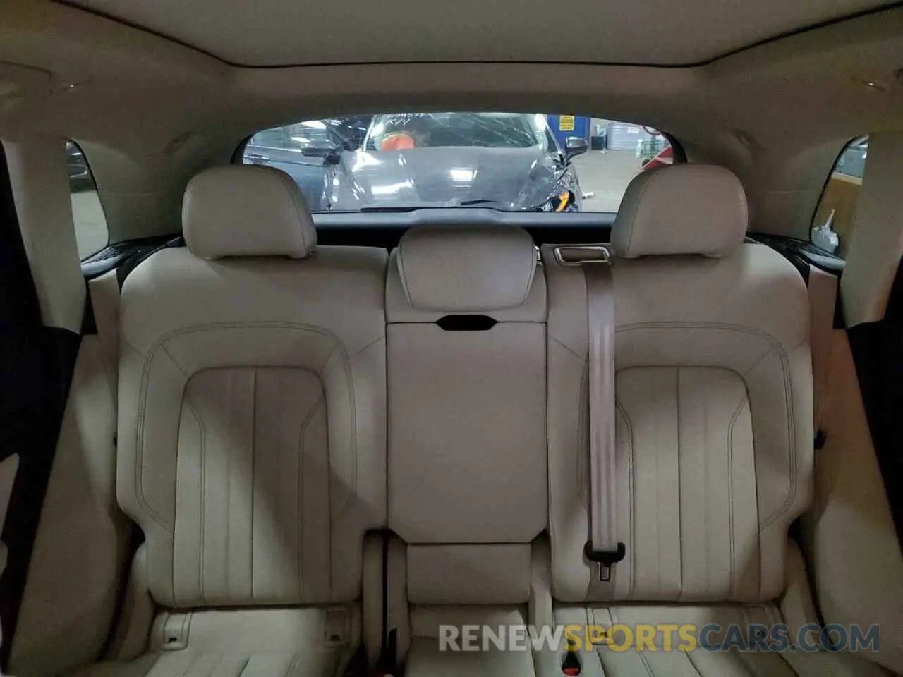 10 Photograph of a damaged car WA1ABAFY1R2094807 AUDI Q5 2024