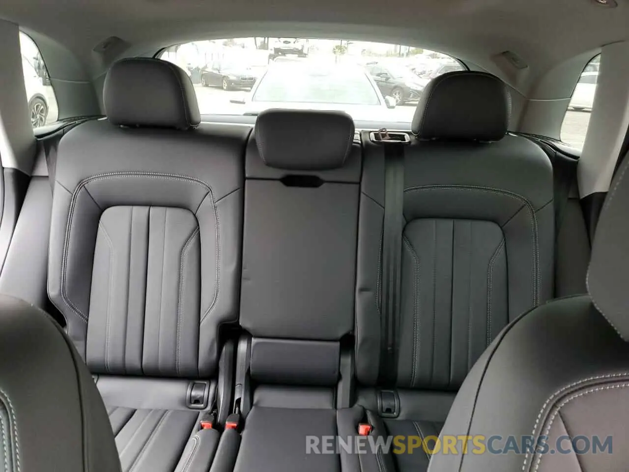10 Photograph of a damaged car WA1ABAFY6R2137571 AUDI Q5 2024