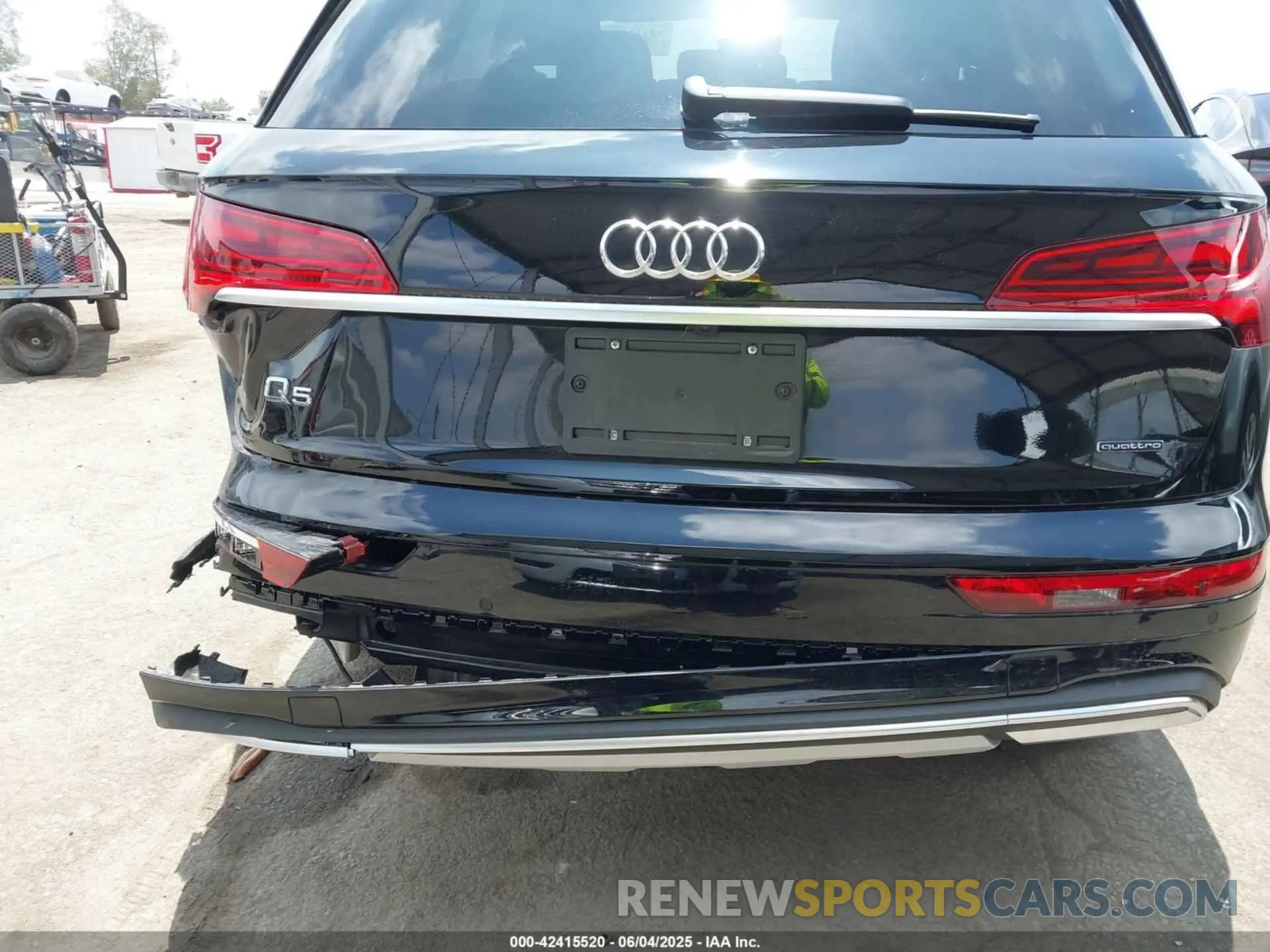 18 Photograph of a damaged car WA1ABAFY8R2013737 AUDI Q5 2024