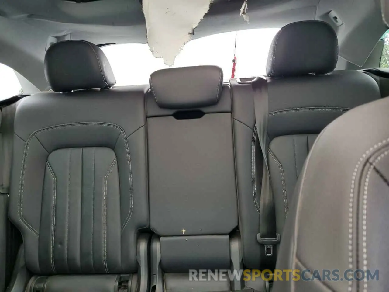 10 Photograph of a damaged car WA1ABAFY8R2043756 AUDI Q5 2024