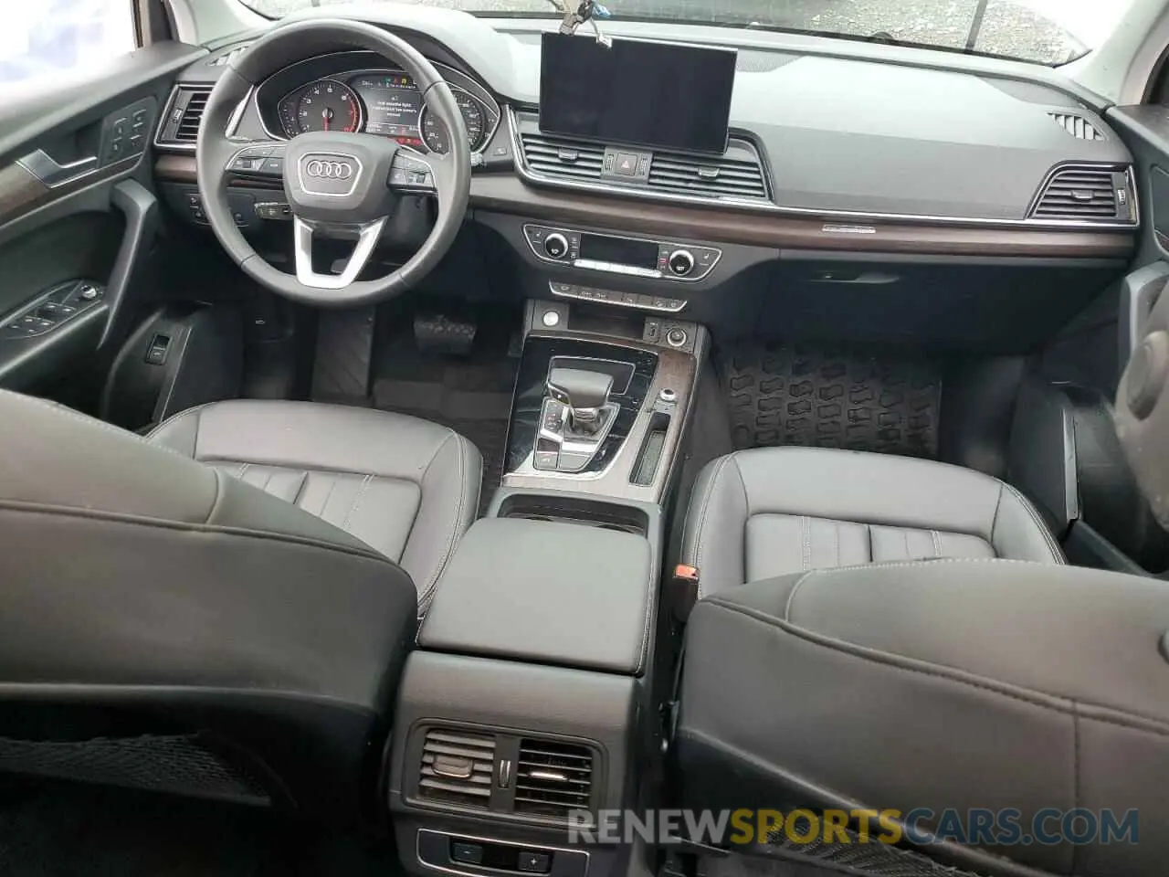 8 Photograph of a damaged car WA1ABAFY8R2043756 AUDI Q5 2024