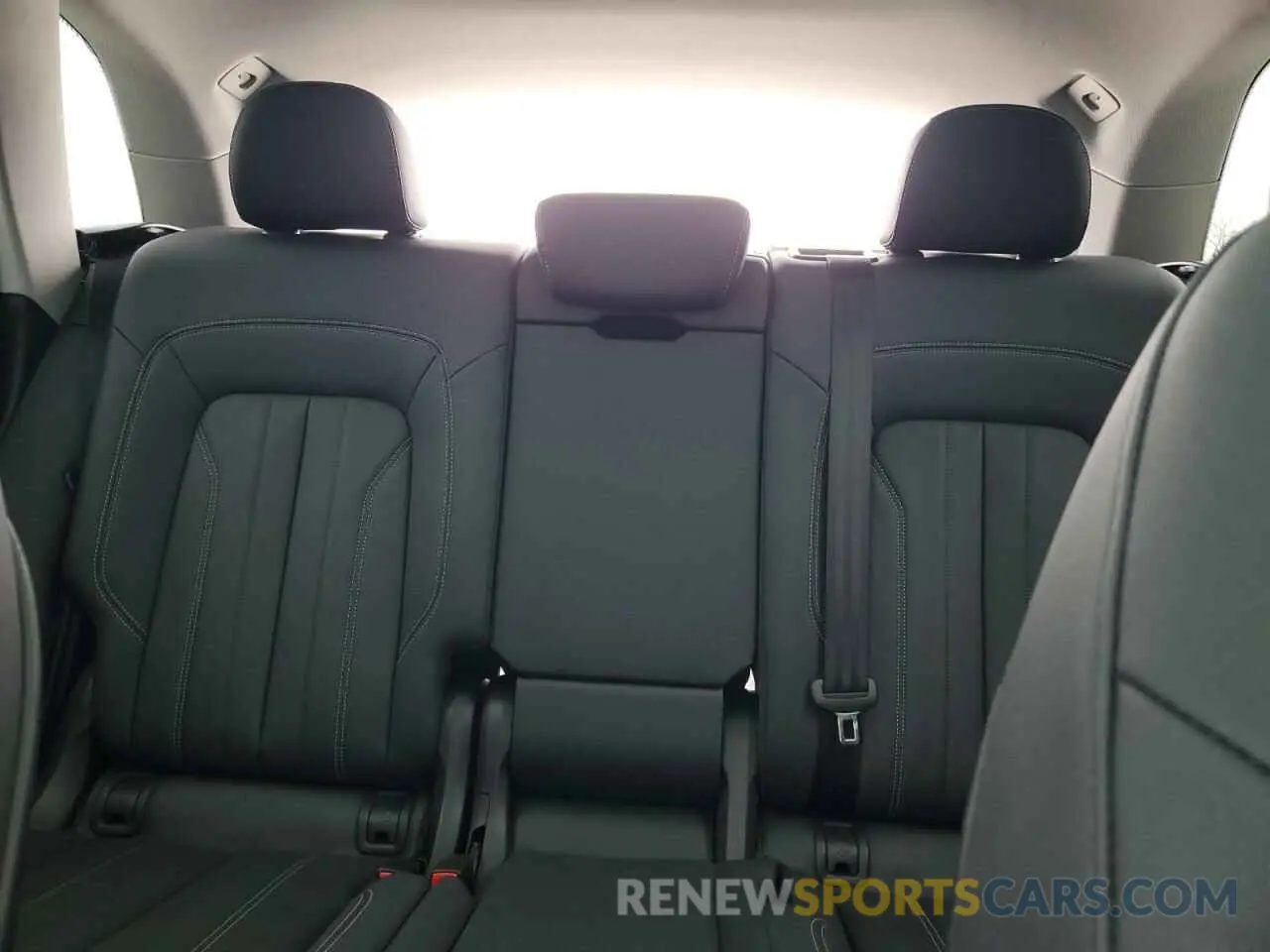10 Photograph of a damaged car WA1BBAFY1R2037611 AUDI Q5 2024