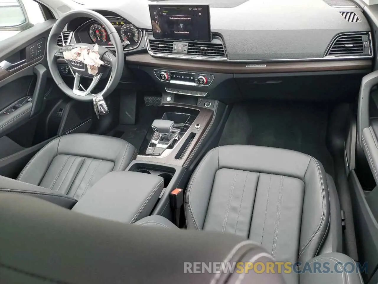 8 Photograph of a damaged car WA1BBAFY1R2037611 AUDI Q5 2024