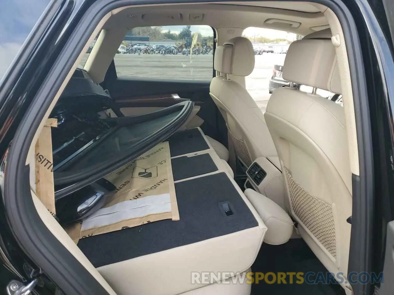 11 Photograph of a damaged car WA1BBAFY4R2057254 AUDI Q5 2024