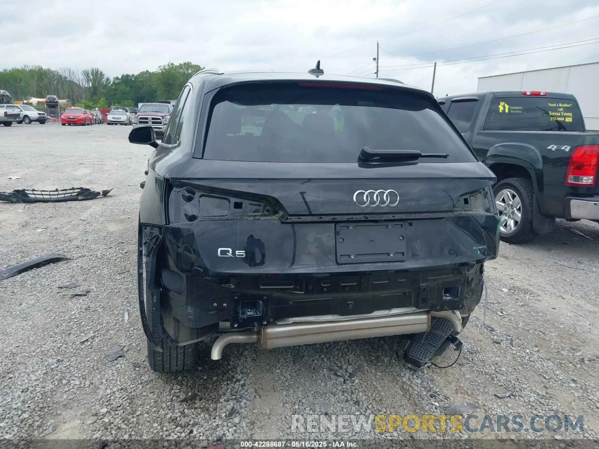 17 Photograph of a damaged car WA1BBAFY7R2047852 AUDI Q5 2024