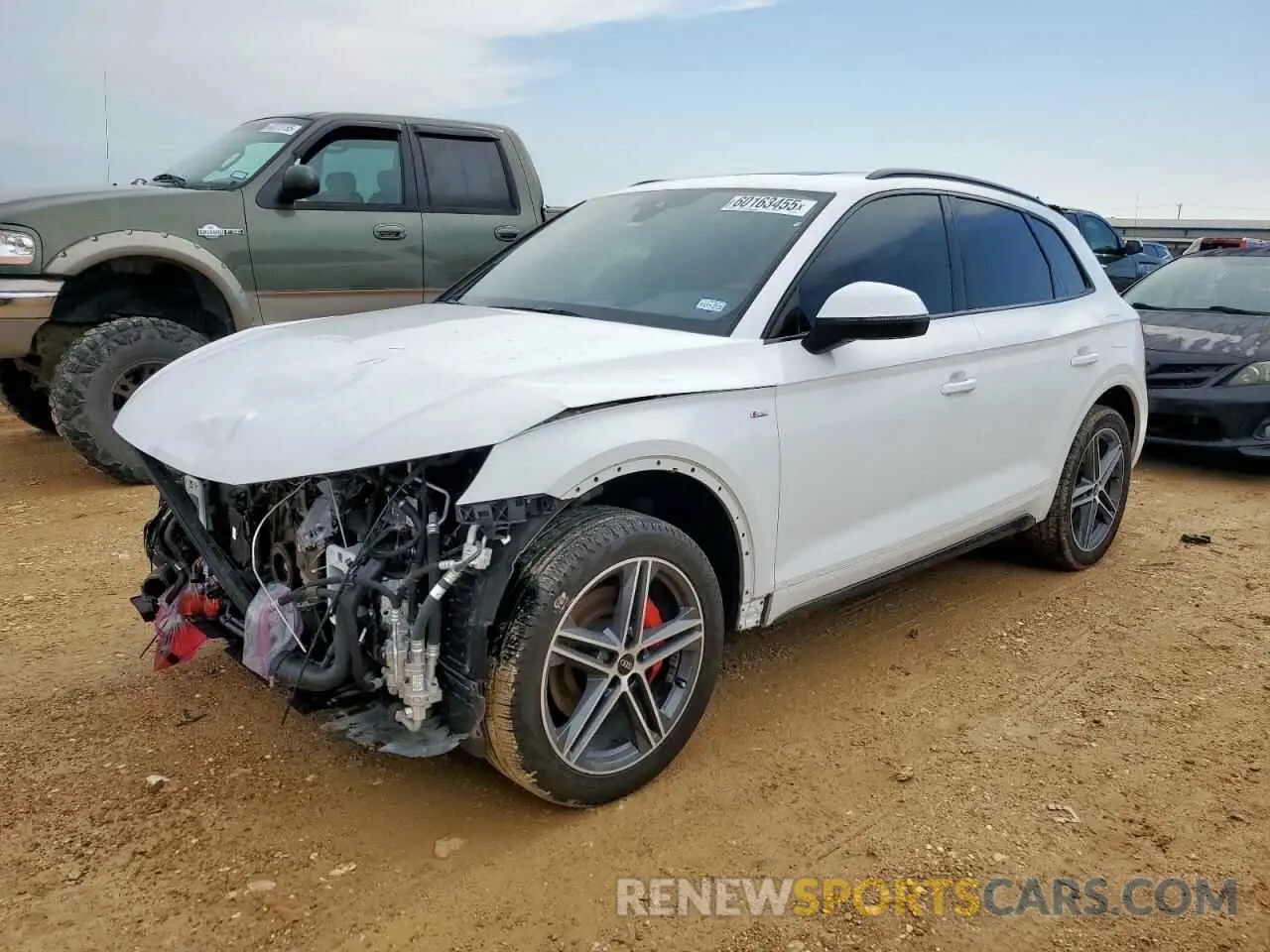 1 Photograph of a damaged car WA1E2AFY0R2014883 AUDI Q5 2024