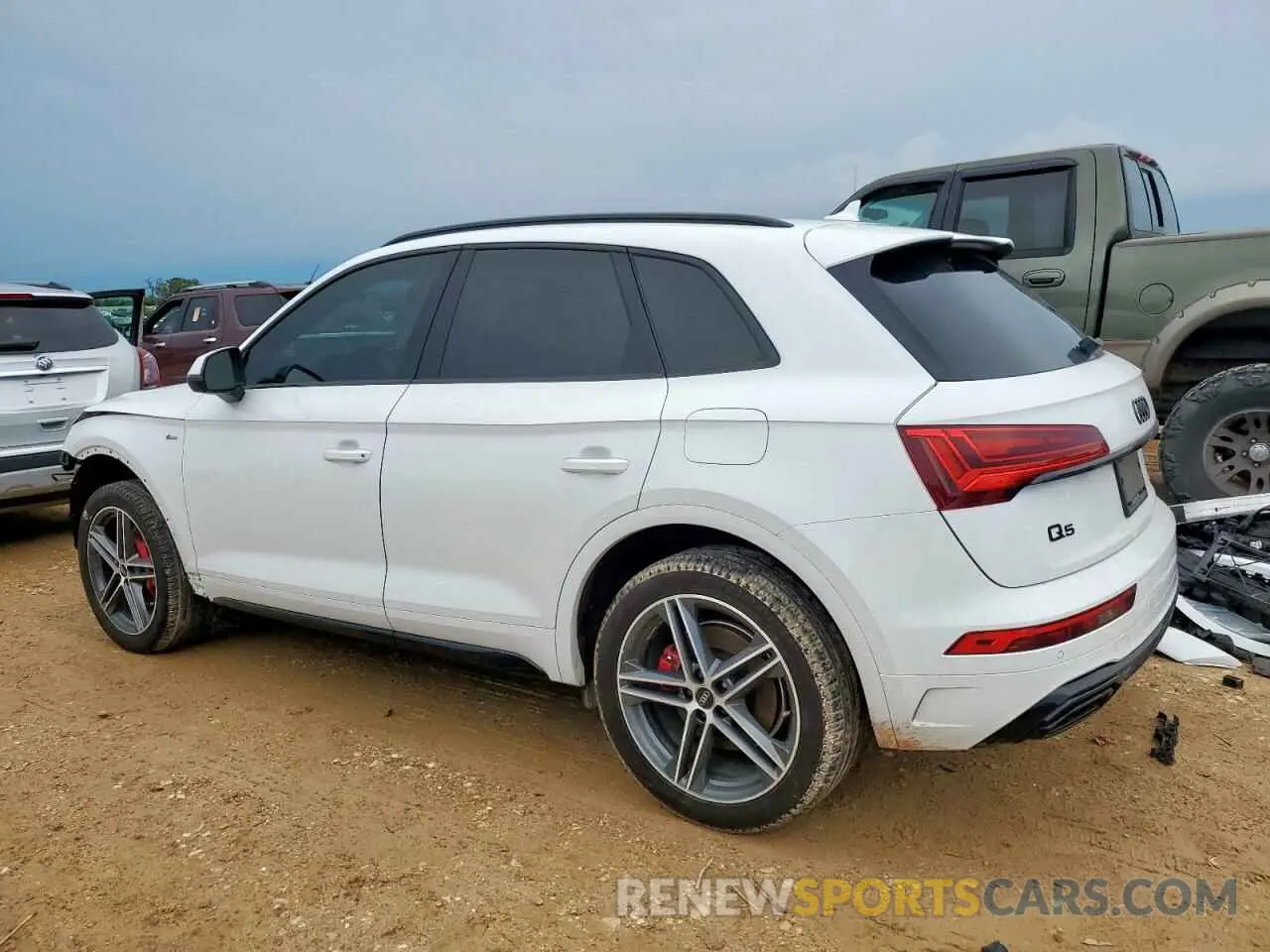 2 Photograph of a damaged car WA1E2AFY0R2014883 AUDI Q5 2024