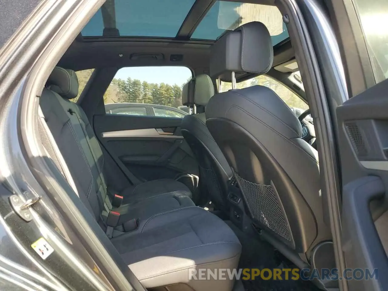11 Photograph of a damaged car WA1E2AFY0R2104938 AUDI Q5 2024
