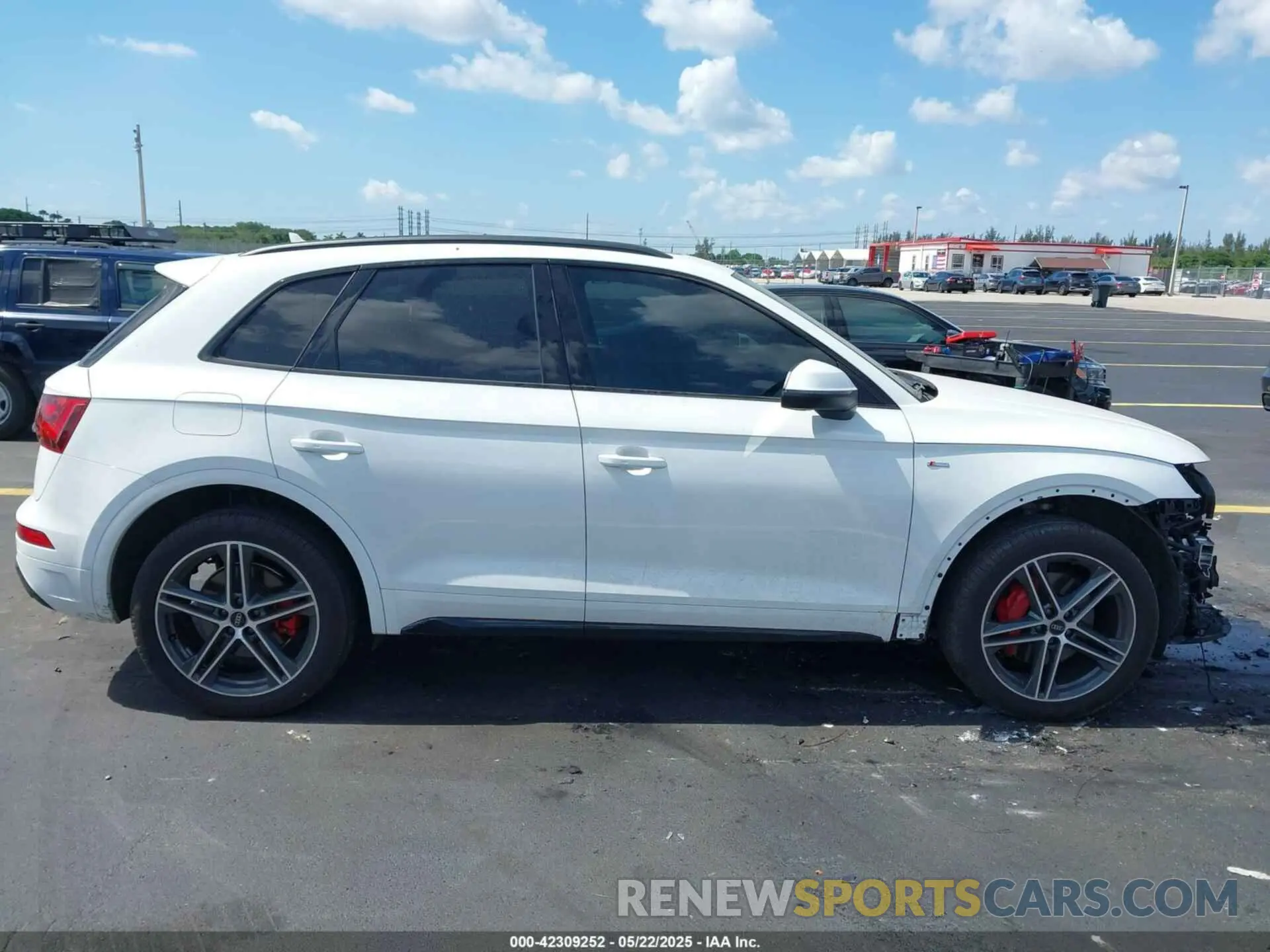 14 Photograph of a damaged car WA1E2AFY4R2036143 AUDI Q5 2024