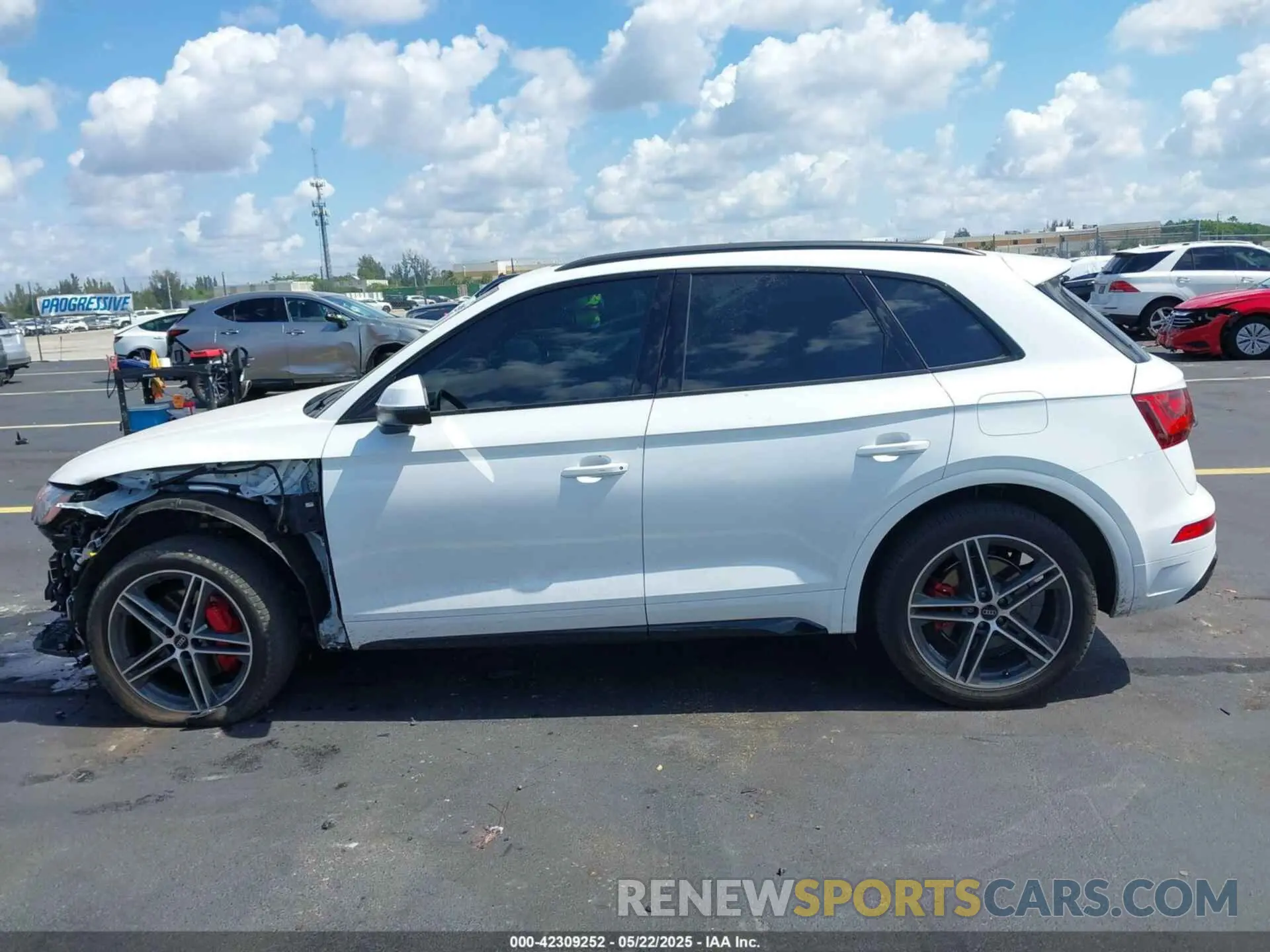 15 Photograph of a damaged car WA1E2AFY4R2036143 AUDI Q5 2024