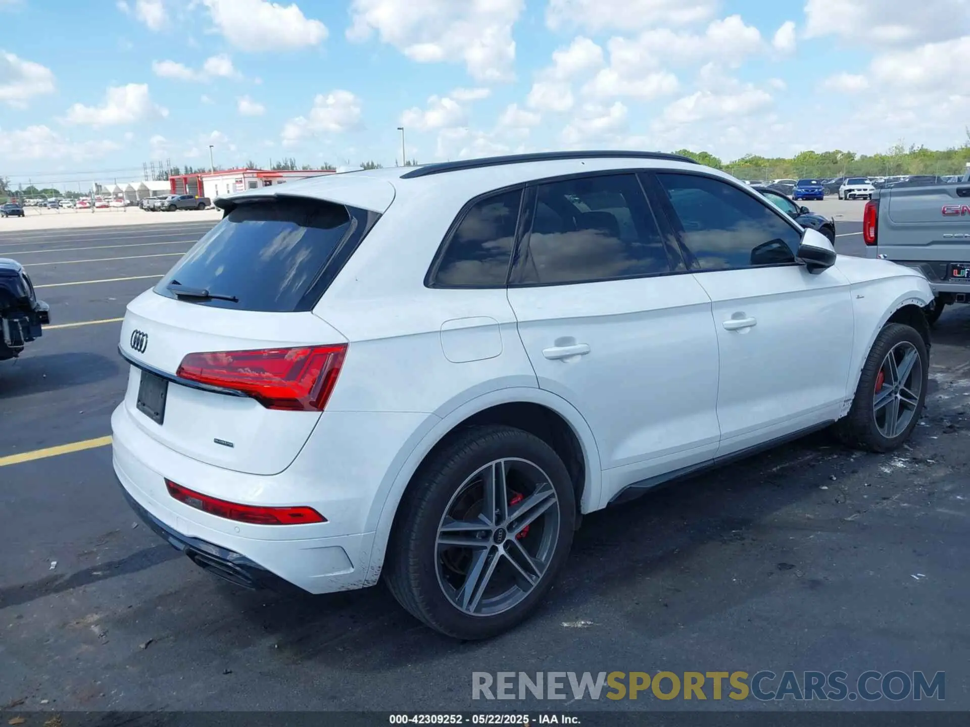 4 Photograph of a damaged car WA1E2AFY4R2036143 AUDI Q5 2024