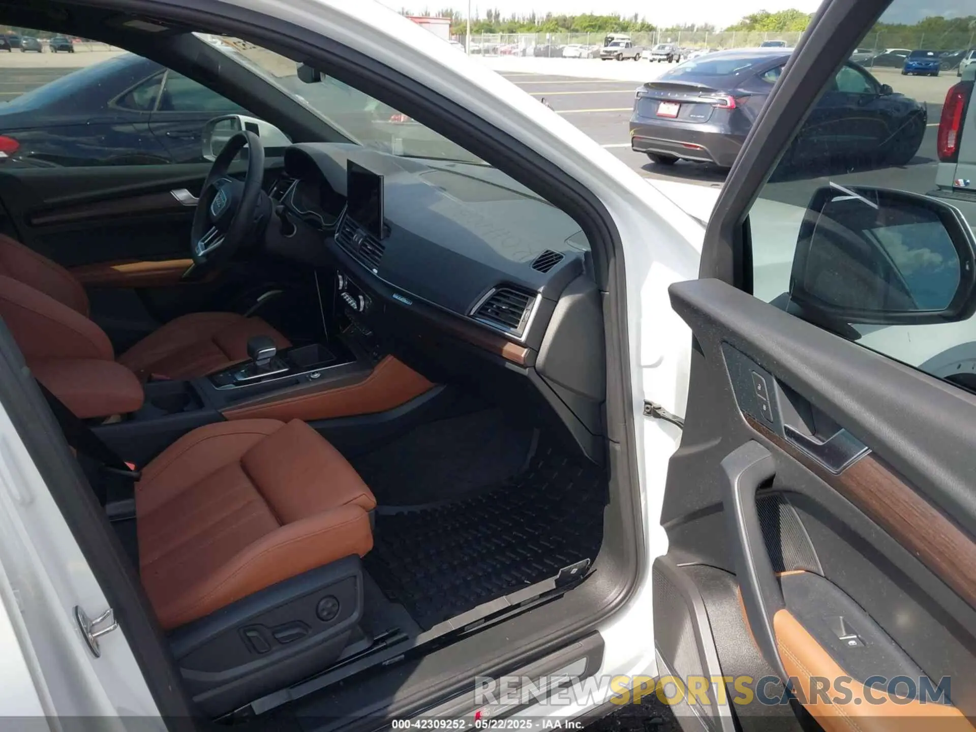 5 Photograph of a damaged car WA1E2AFY4R2036143 AUDI Q5 2024
