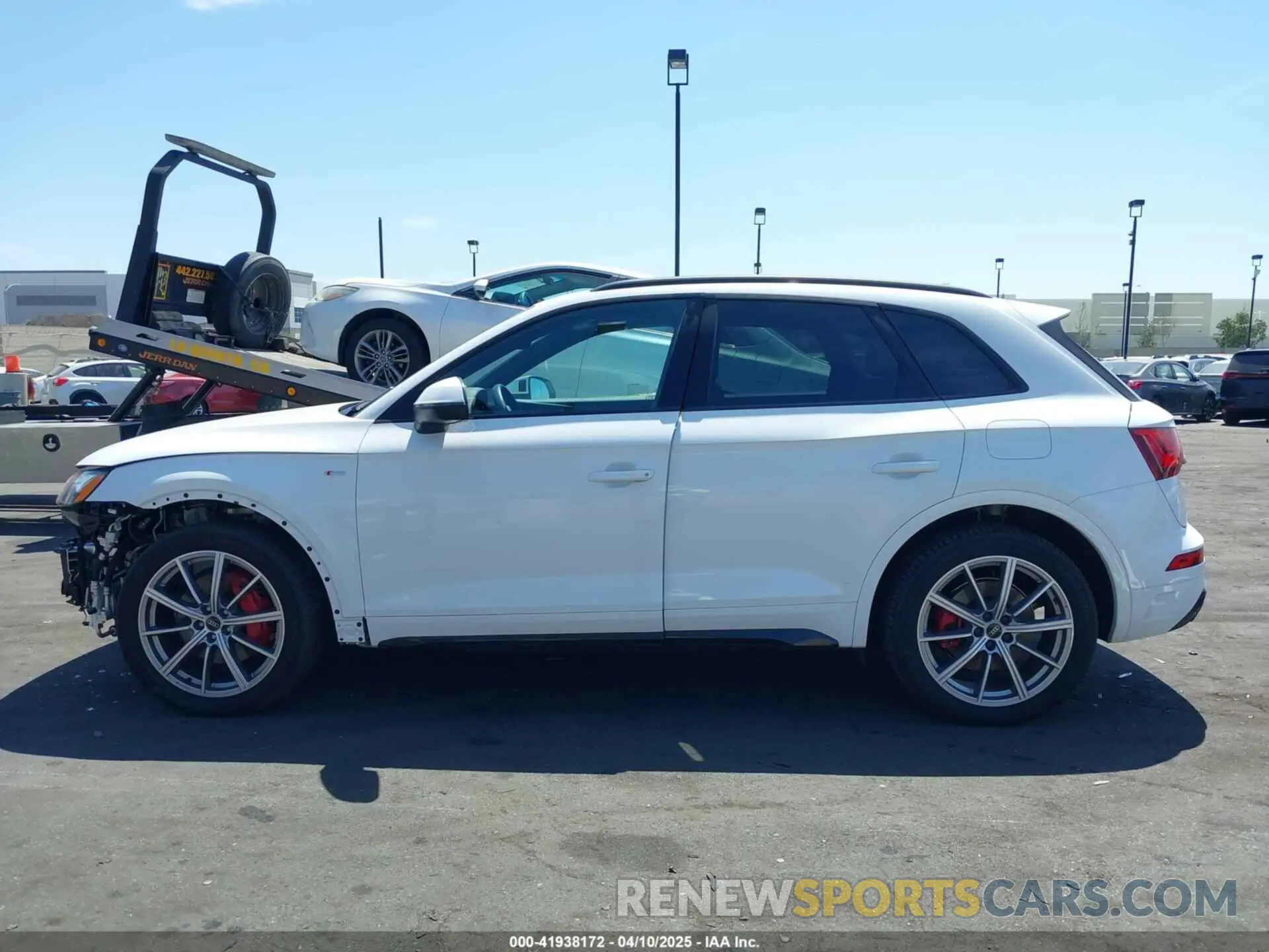 15 Photograph of a damaged car WA1E2AFY5R2043487 AUDI Q5 2024