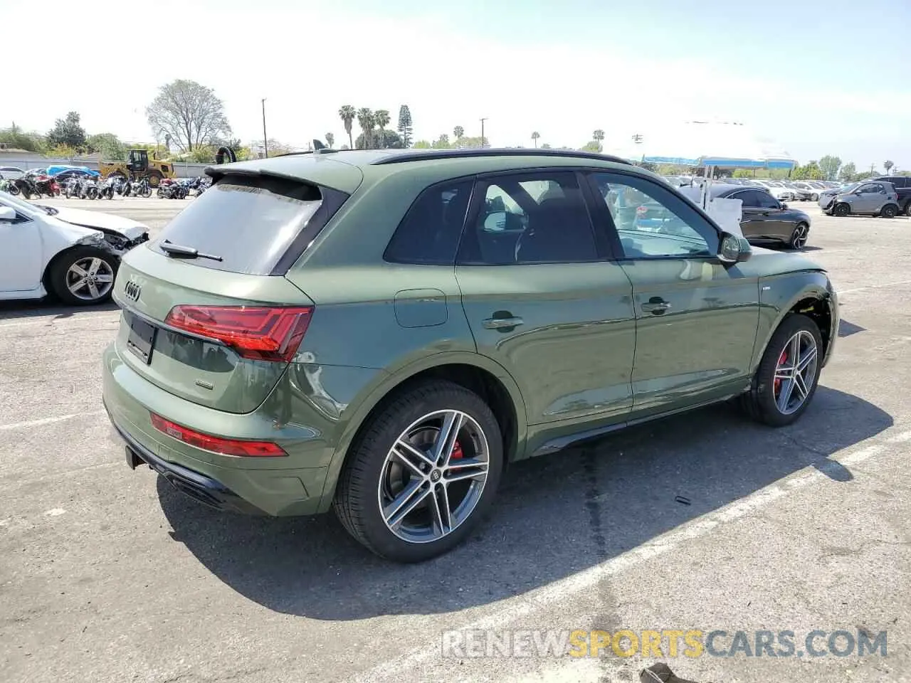 3 Photograph of a damaged car WA1E2AFY5R2086601 AUDI Q5 2024