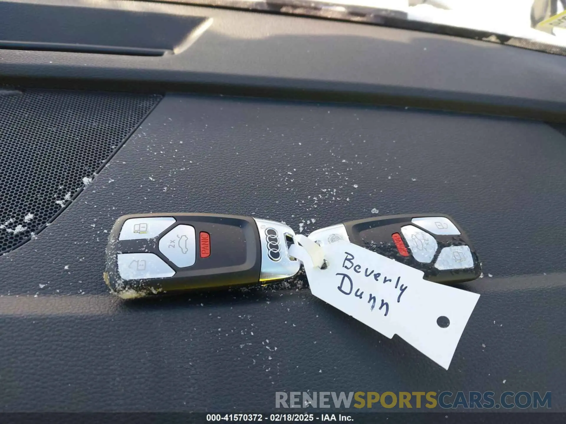 11 Photograph of a damaged car WA1E2AFY5R2138471 AUDI Q5 2024