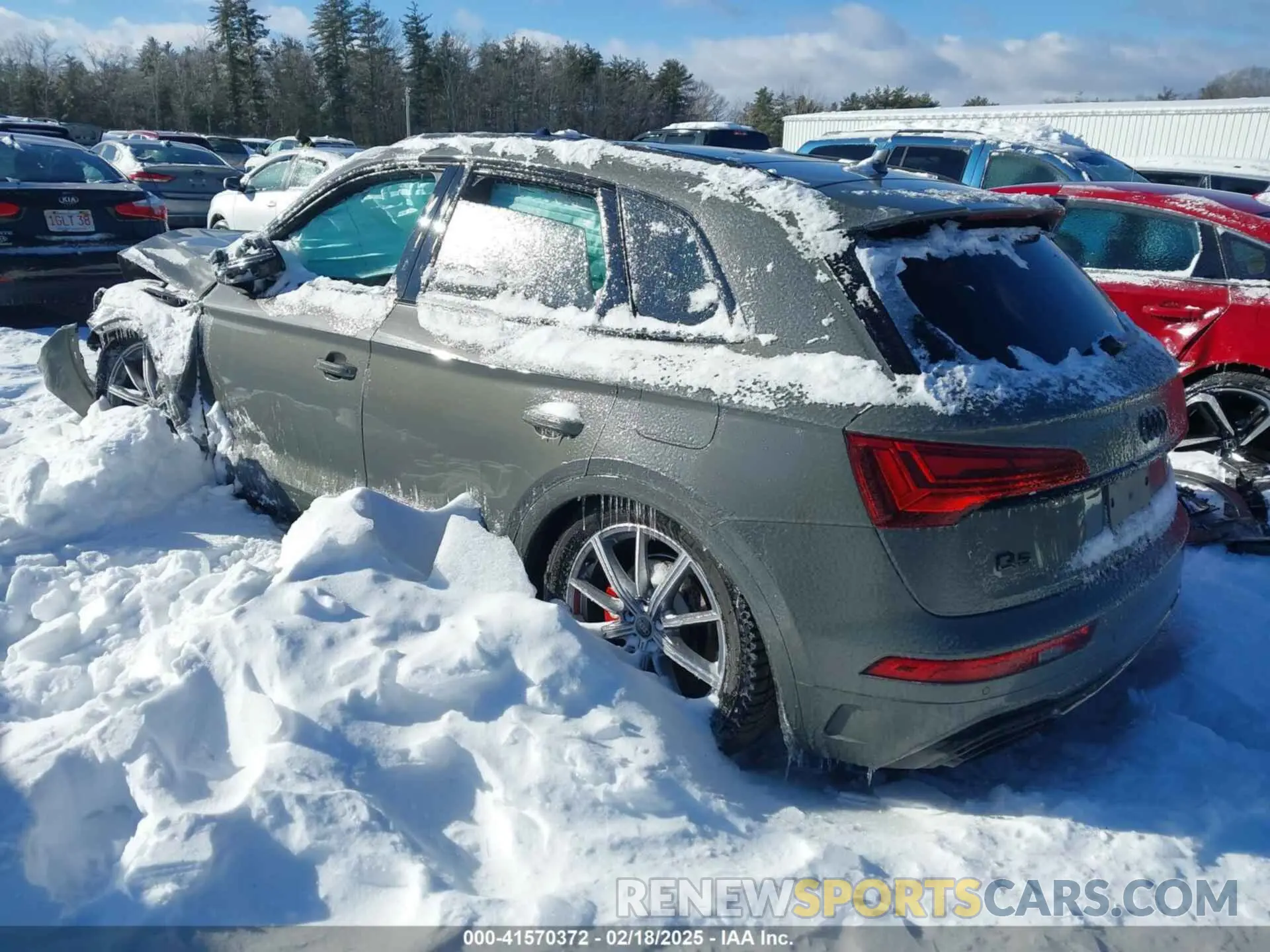3 Photograph of a damaged car WA1E2AFY5R2138471 AUDI Q5 2024