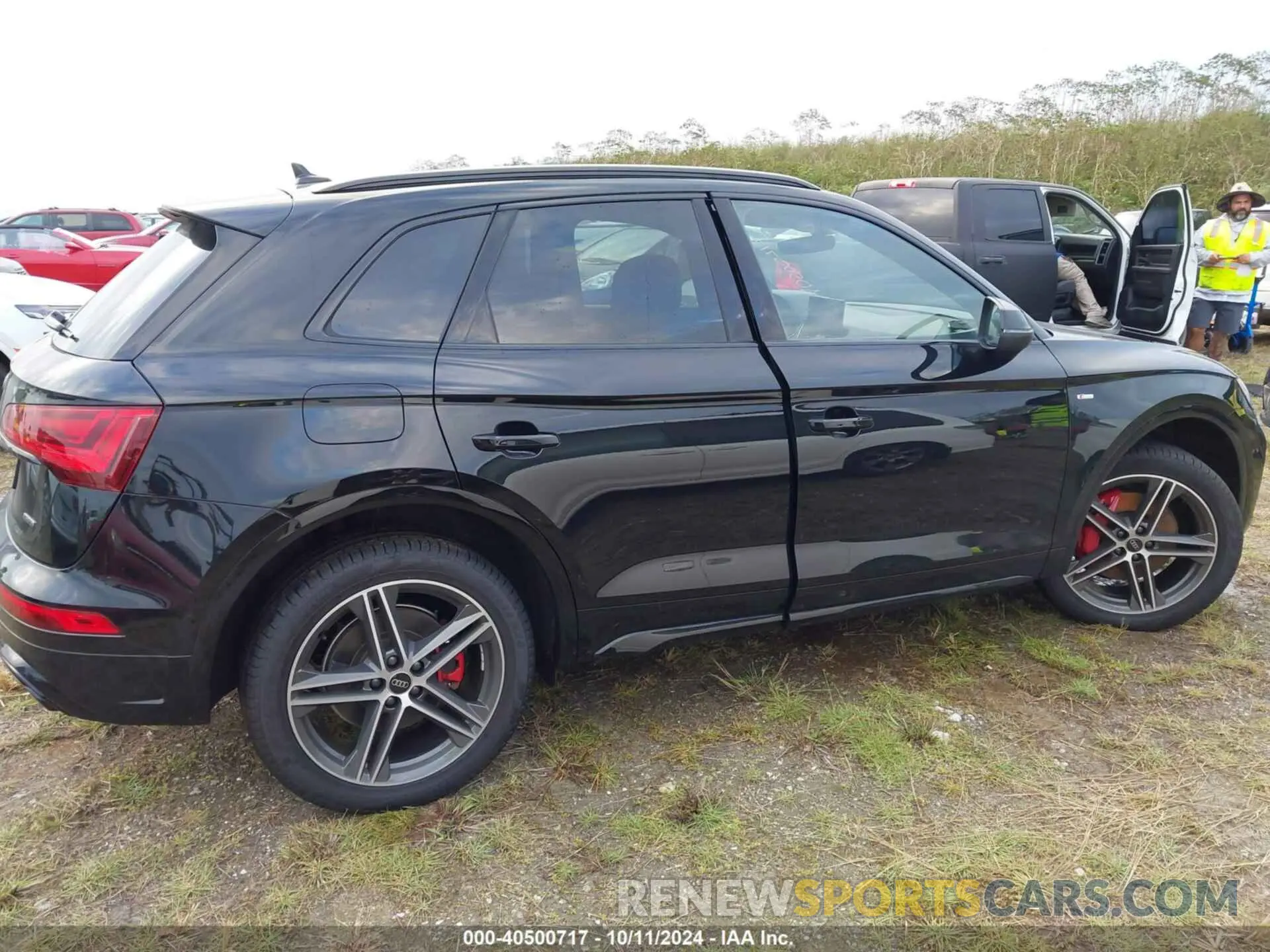 12 Photograph of a damaged car WA1E2AFY6R2061951 AUDI Q5 2024